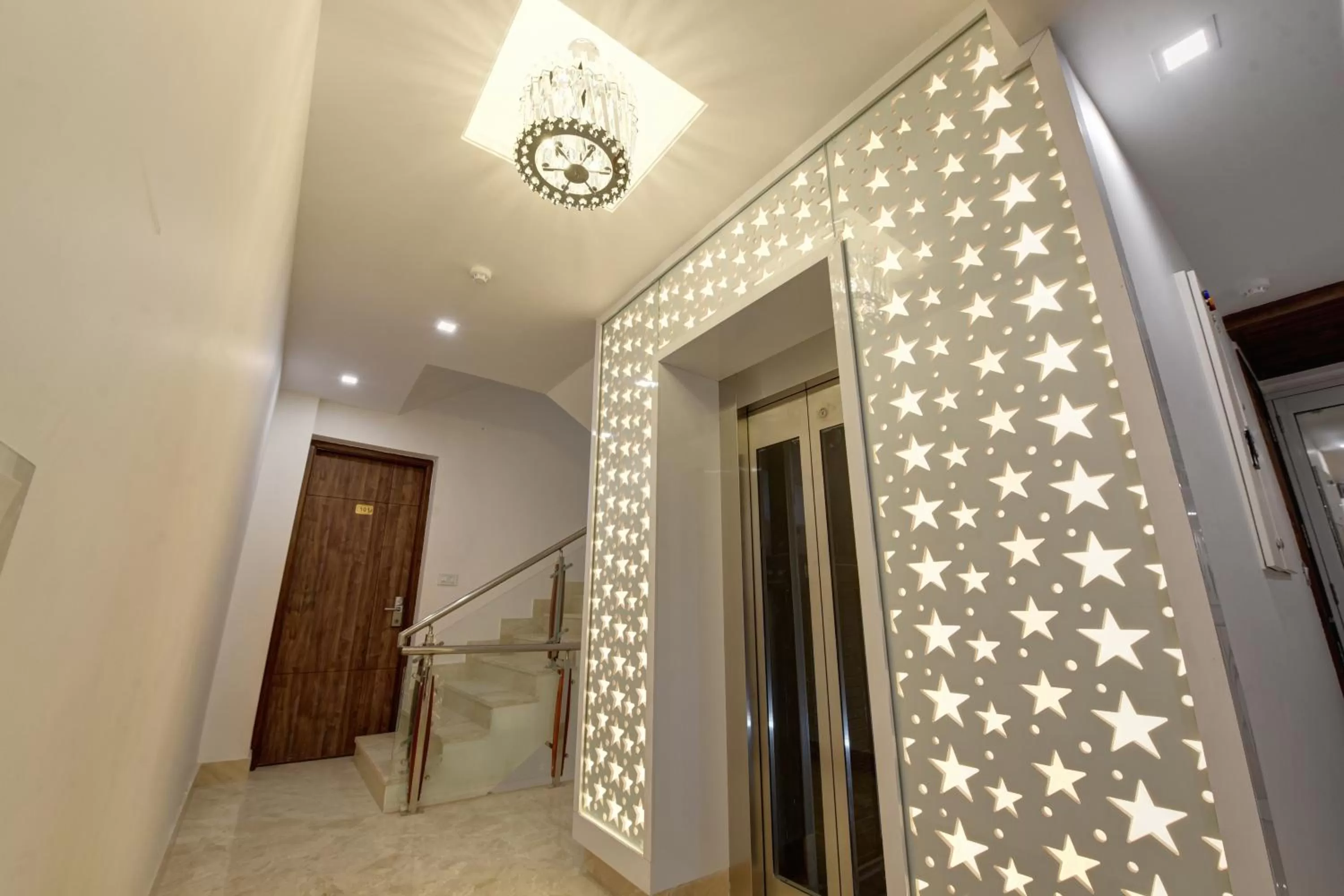 Lobby or reception in GOLDEN TREE