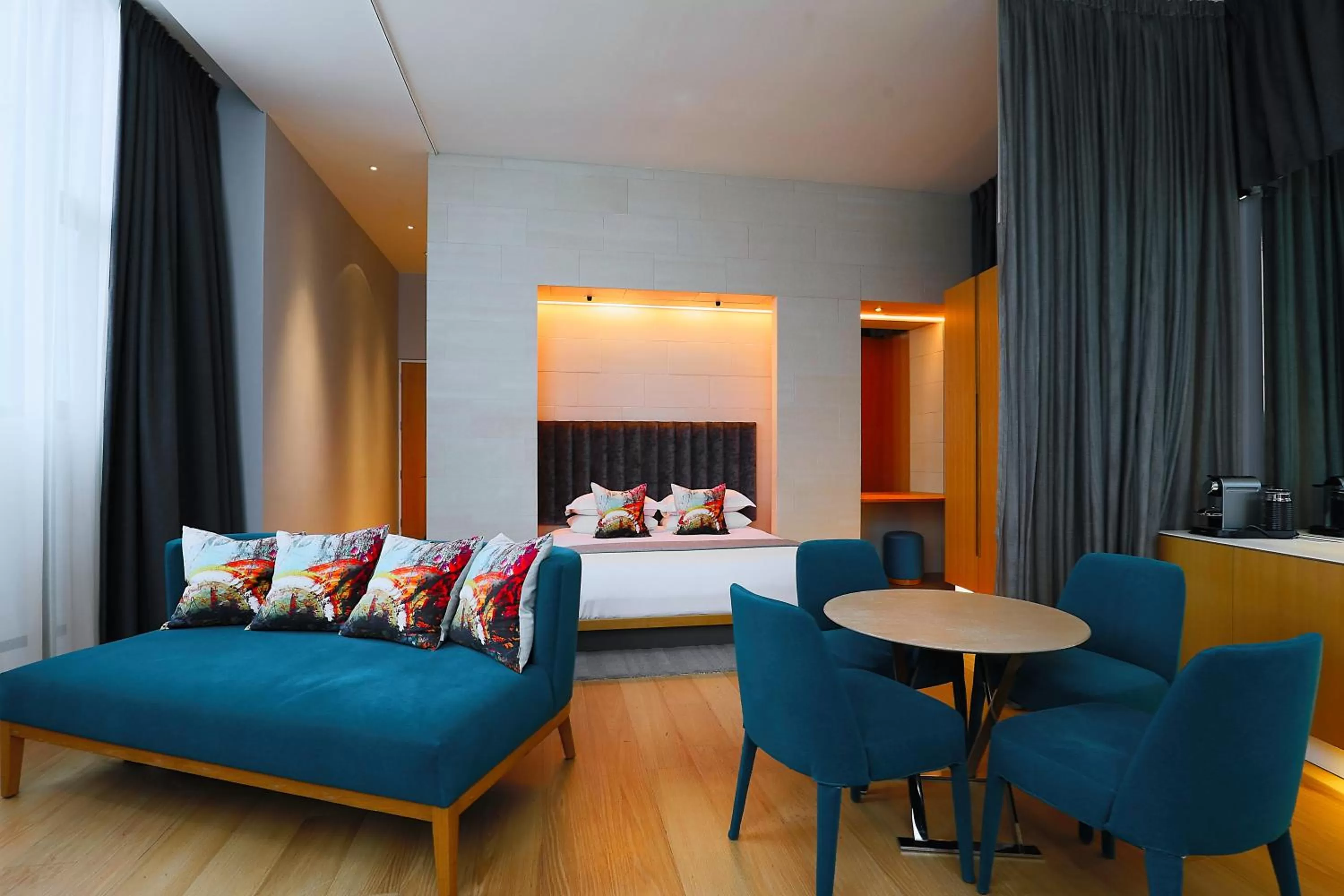 Living room, Bed in Malmaison Cheltenham