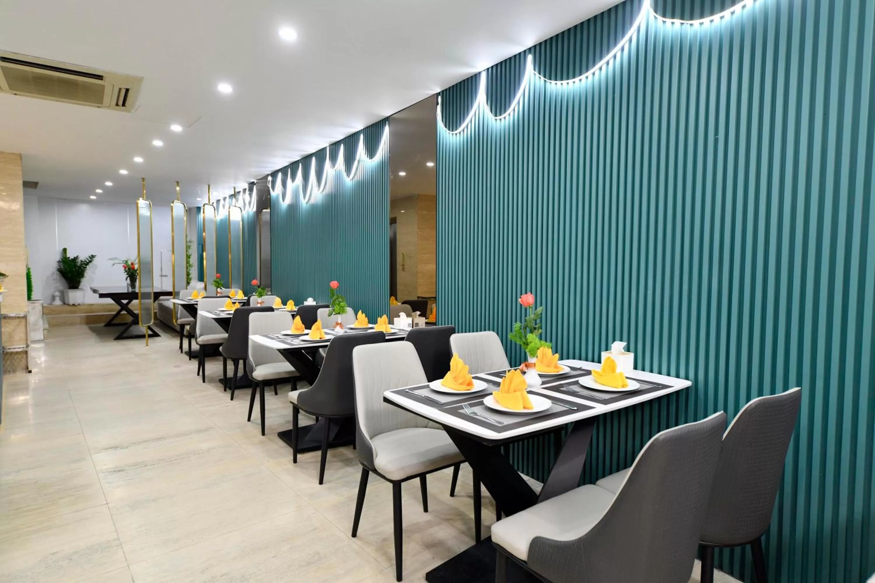 Restaurant/places to eat in Hanoi Traveller House