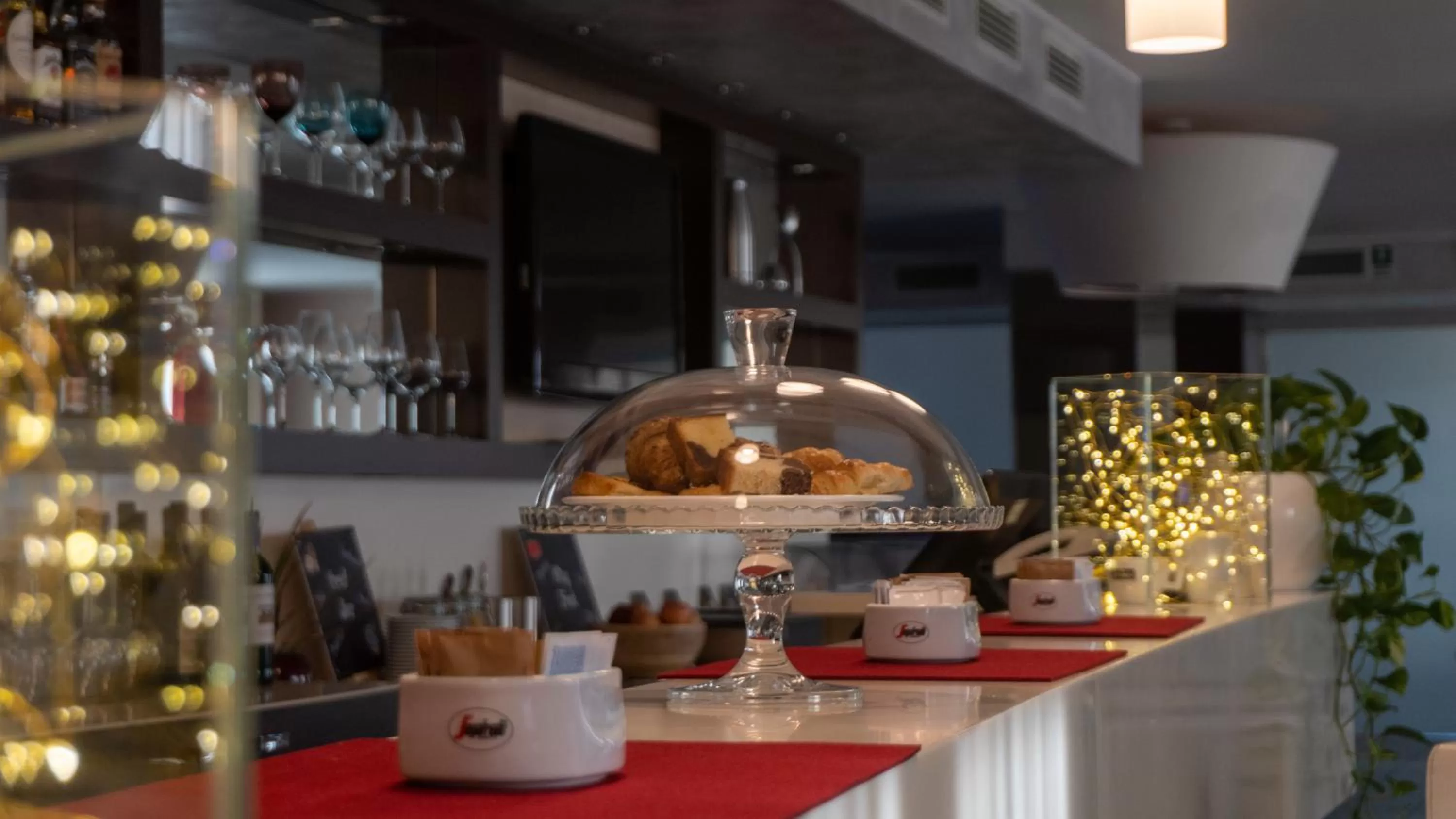 Lounge or bar in AMEDIA Hotel