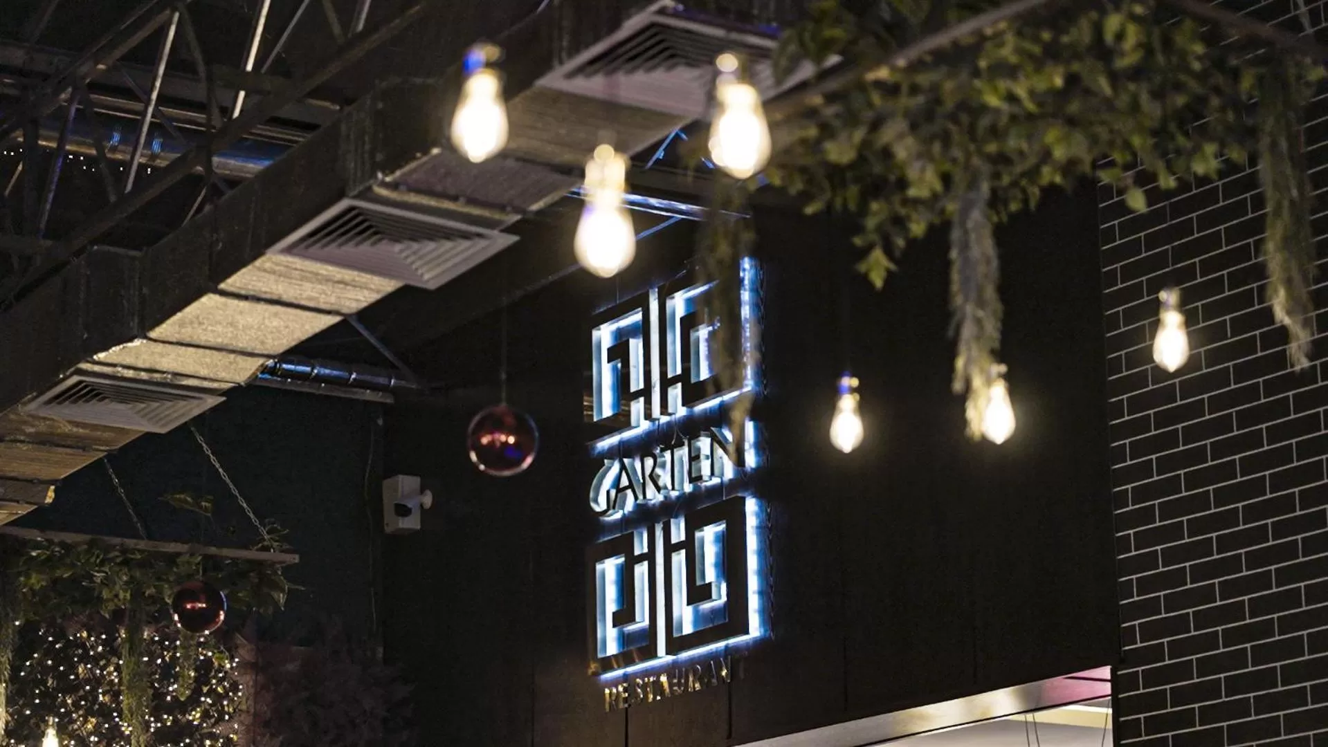 Restaurant/places to eat in Sahid Zarafshon