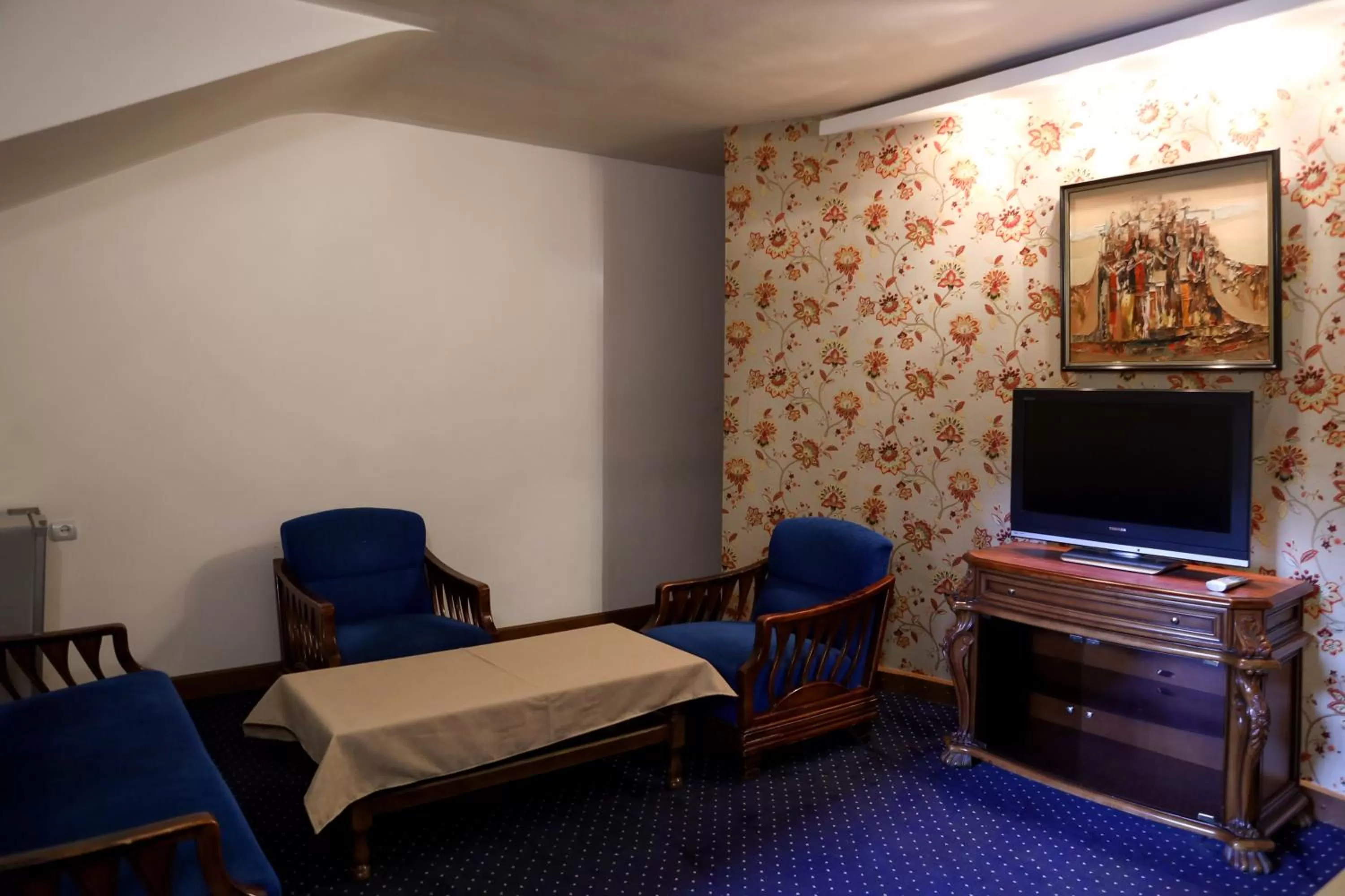 Seating Area in NO PROBLEM