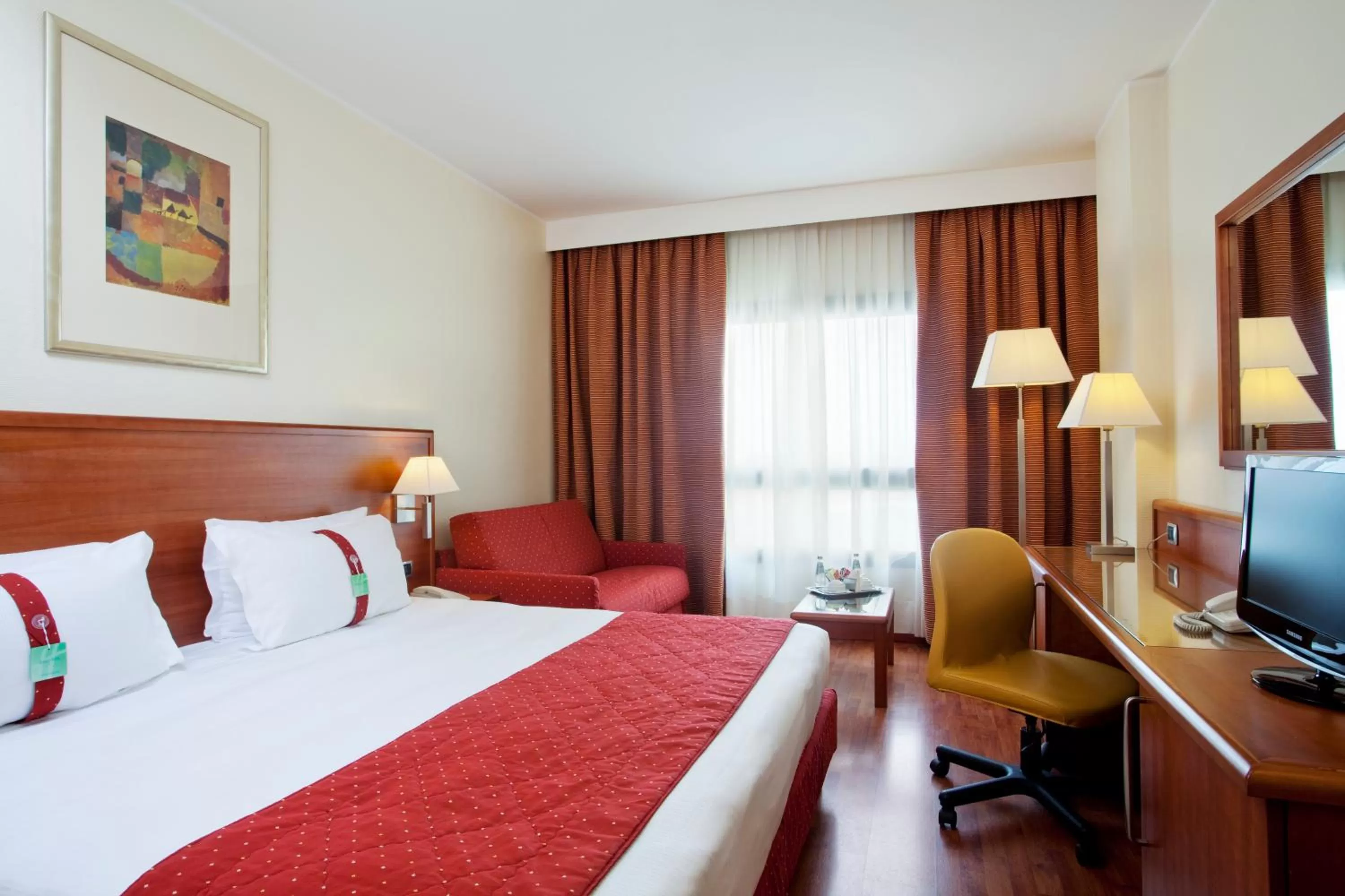 Premium King Room with Sofa Bed in Holiday Inn Cagliari, an IHG Hotel