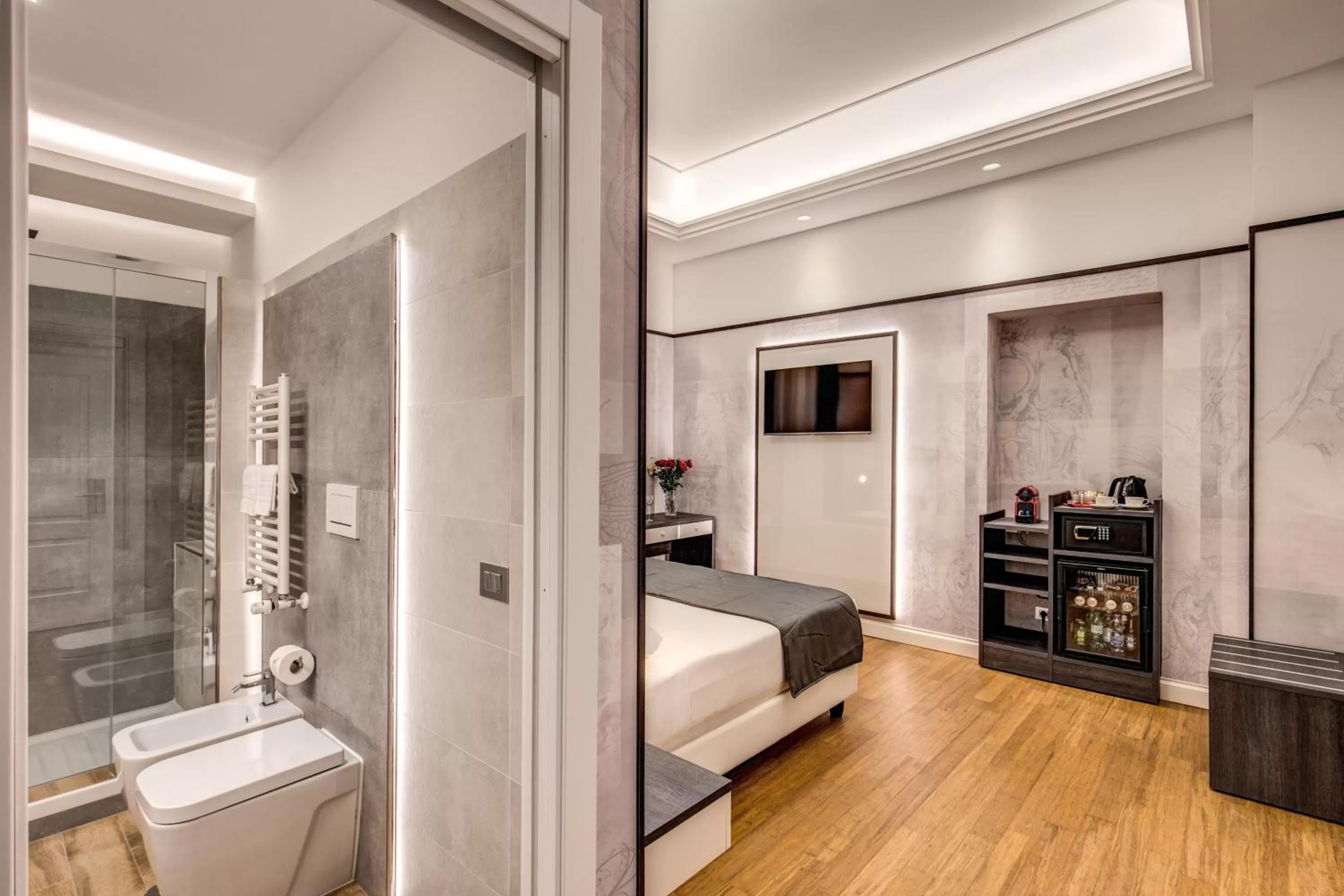 Photo of the whole room, Bed in The Liberty Boutique Hotel