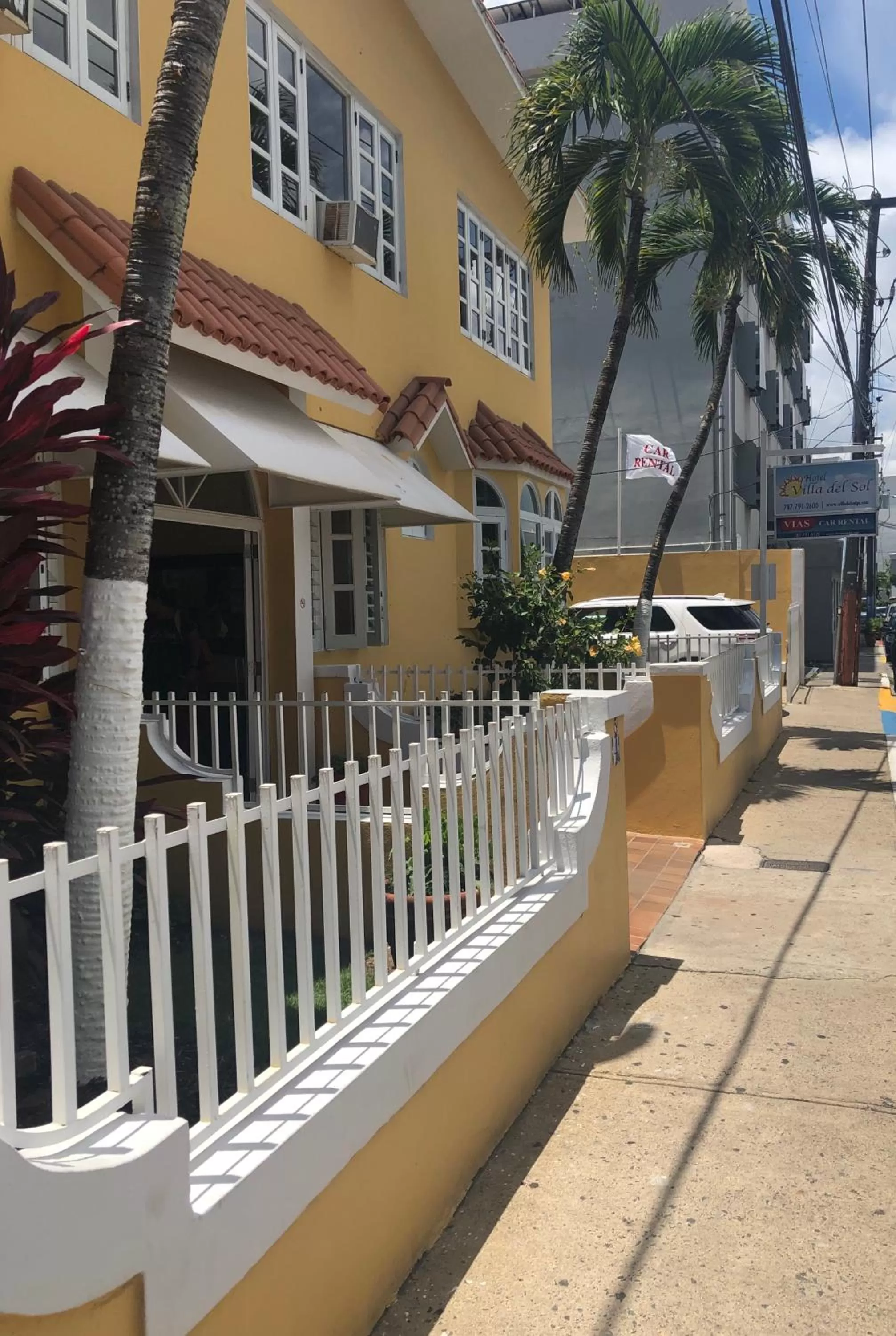 Property building in Hotel Villa del Sol