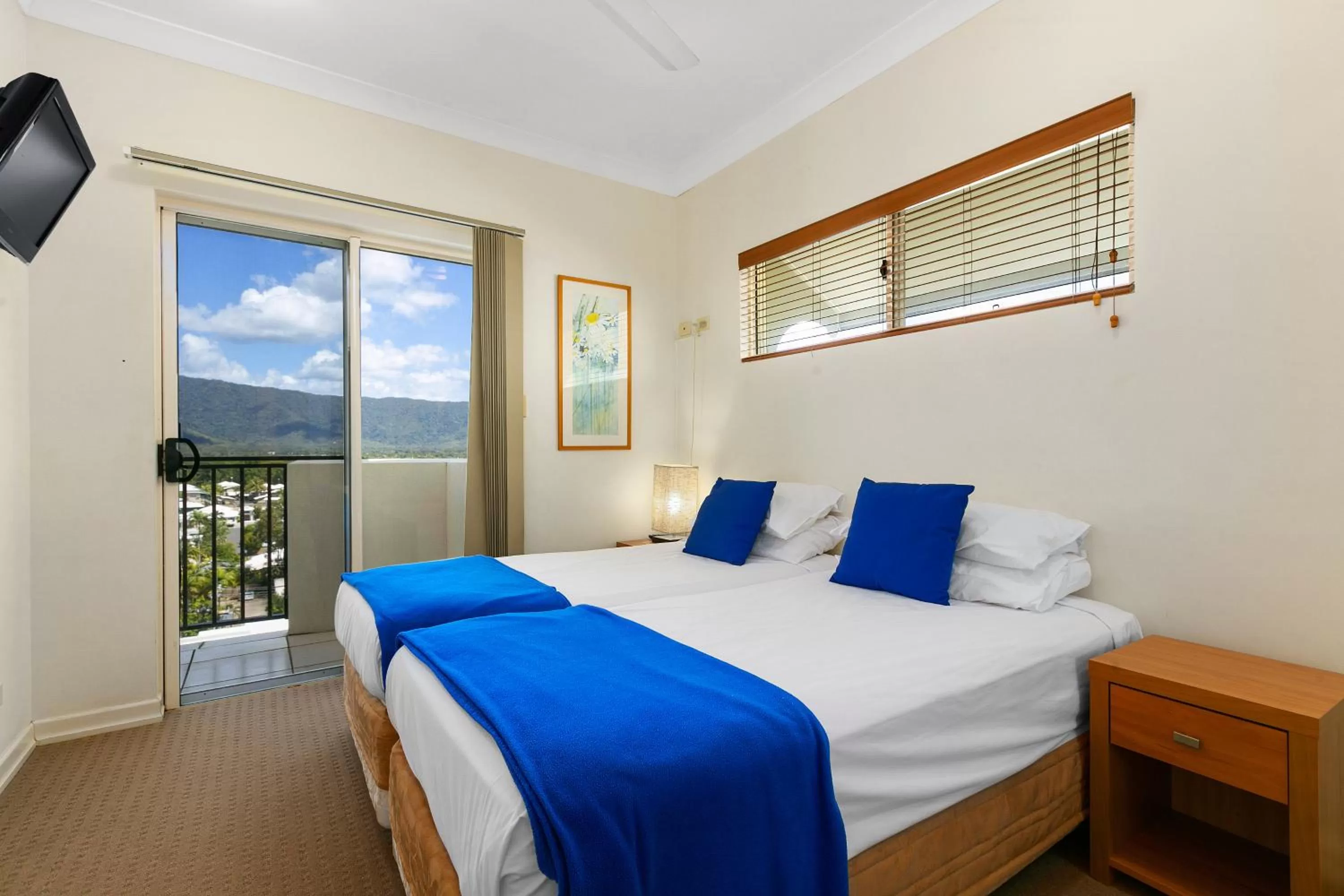 Bedroom, Bed in Bellevue At Trinity Beach