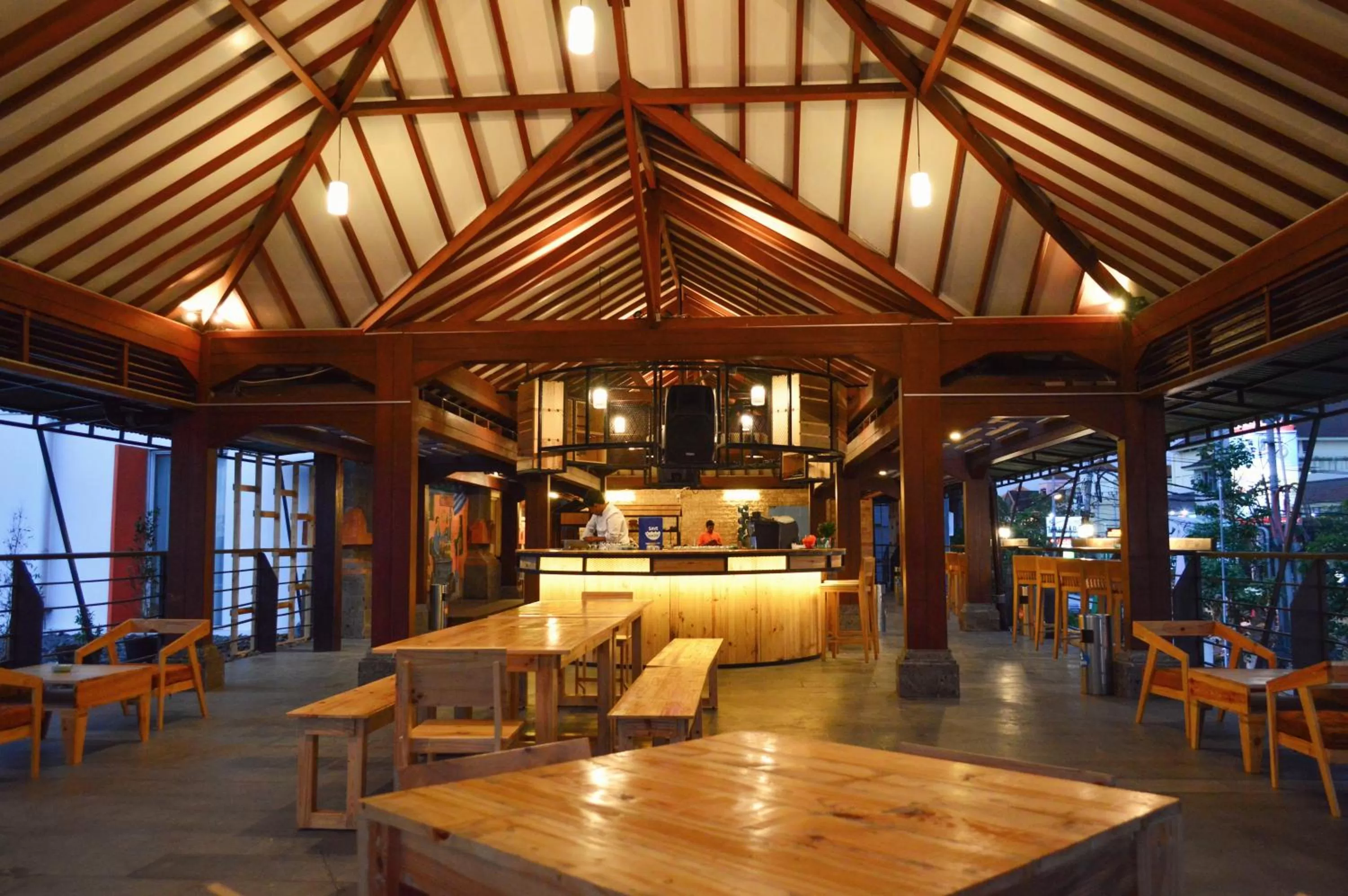 Restaurant/places to eat in HARRIS Hotel and Conventions Denpasar Bali