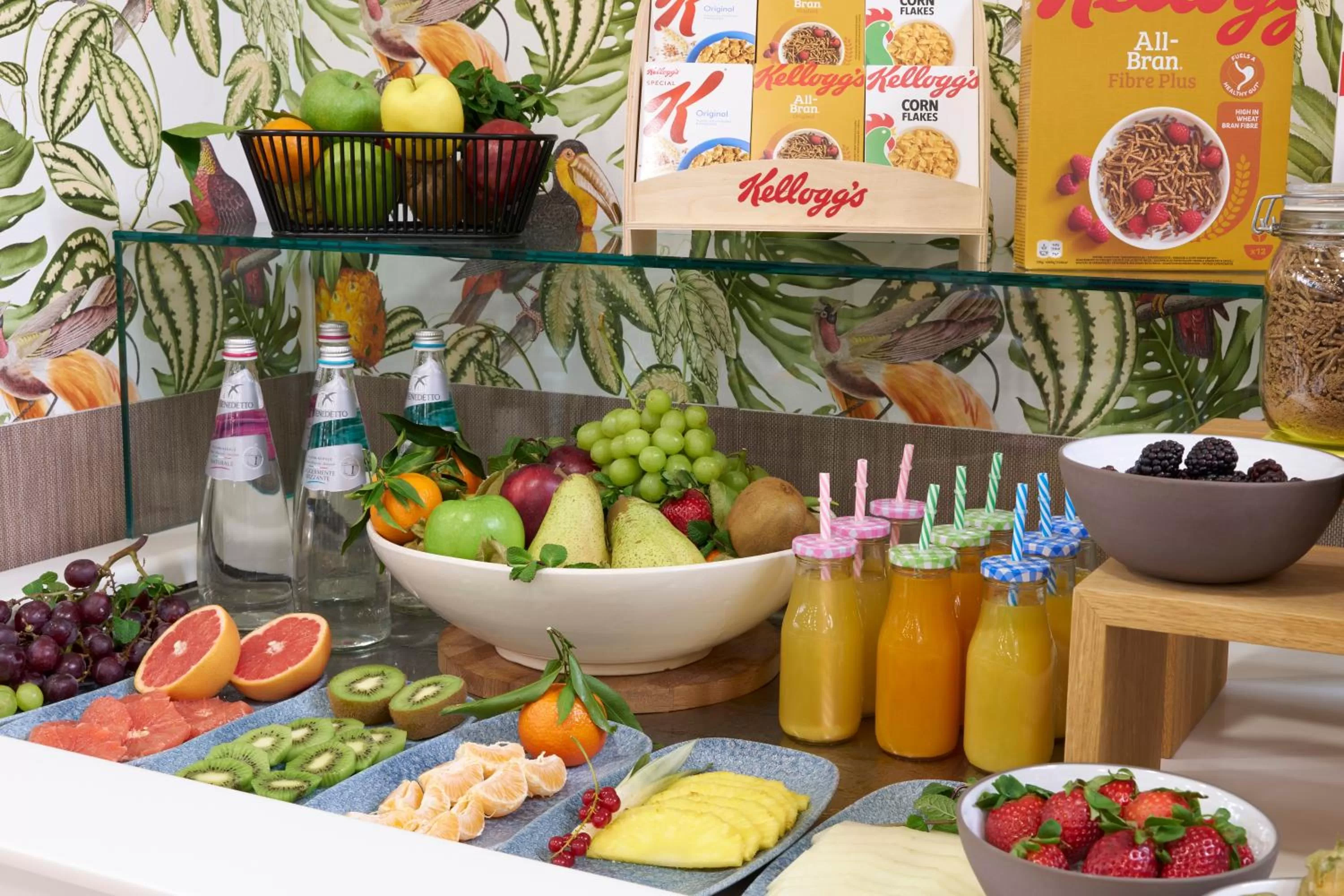 Breakfast in Occidental Aurelia