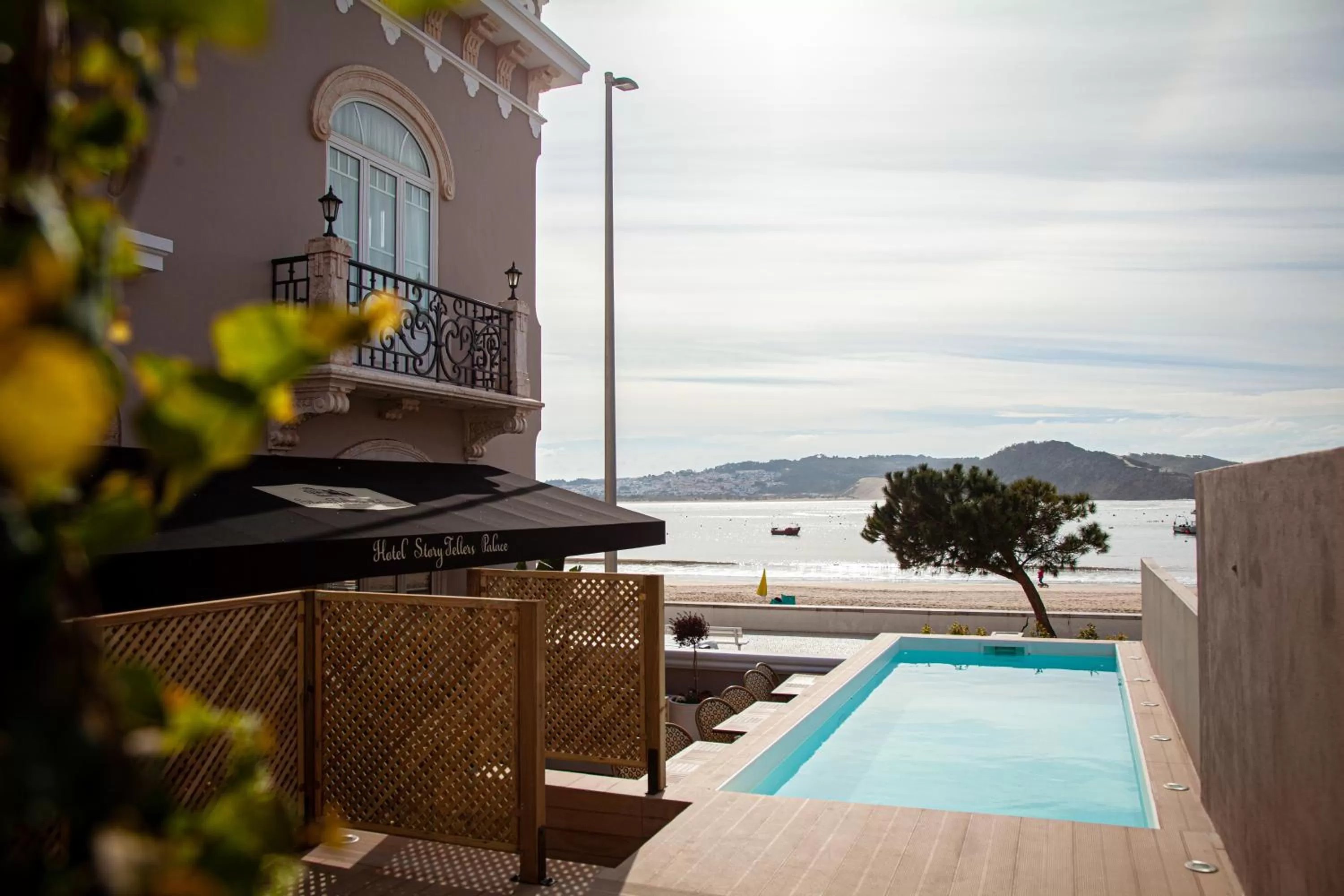 Restaurant/places to eat in Storytellers Palace