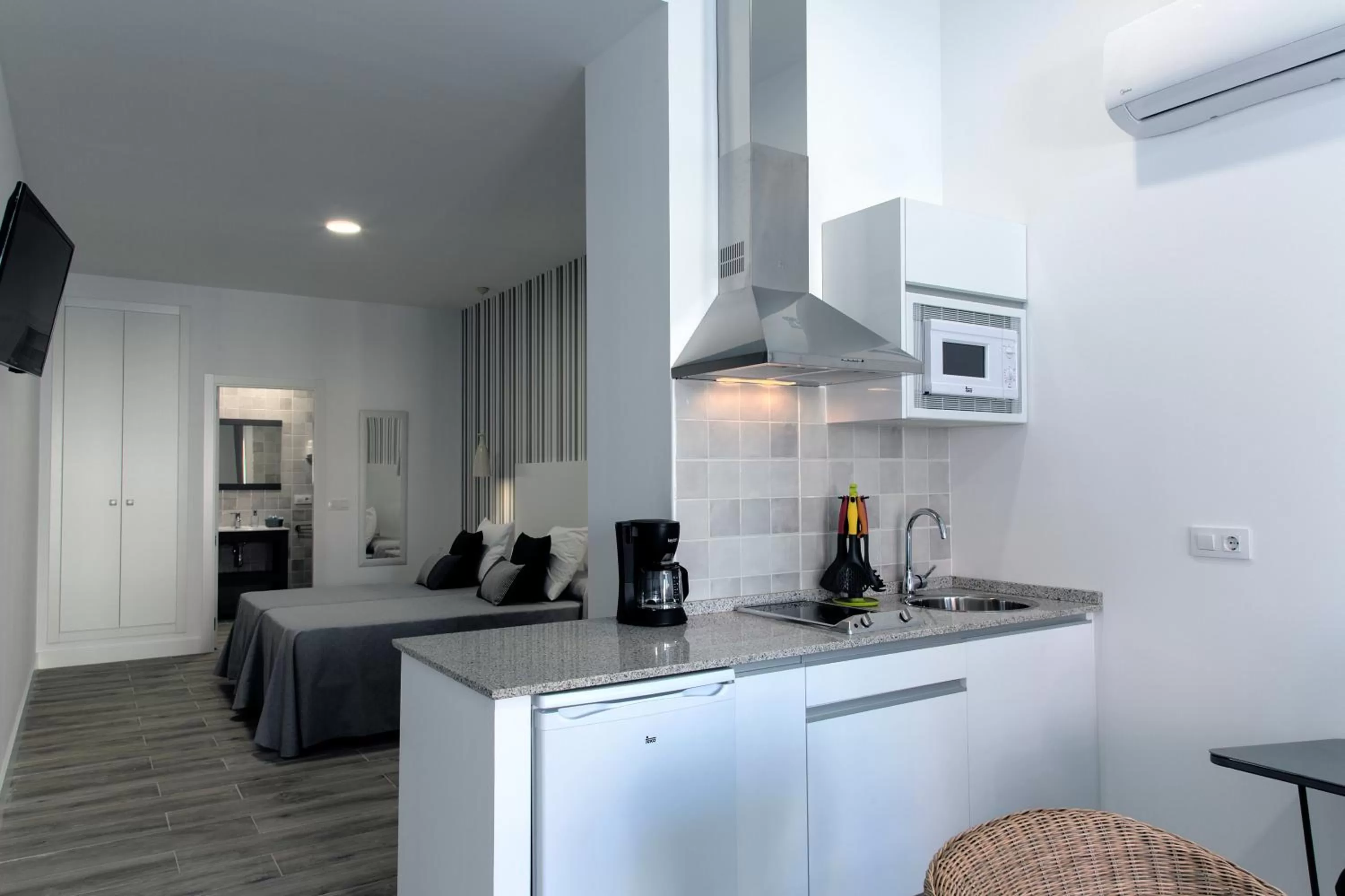 Kitchen or kitchenette in Hotel Apartamentos MPD