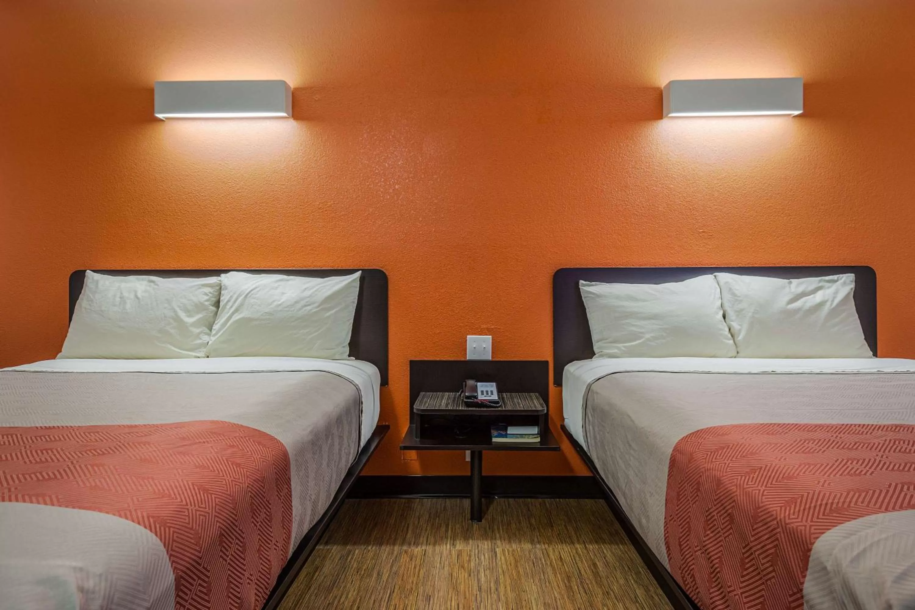 Queen Room with Two Queen Beds - Smoking in Motel 6-Simpsonville, SC - Greenville