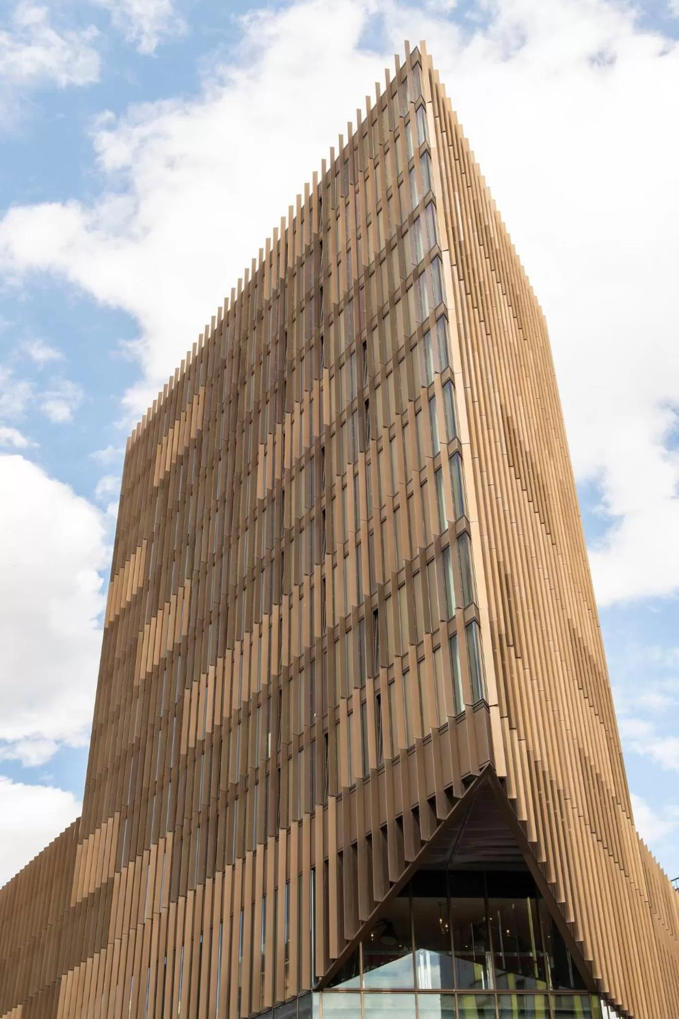 Property building in Cove Paradise Street