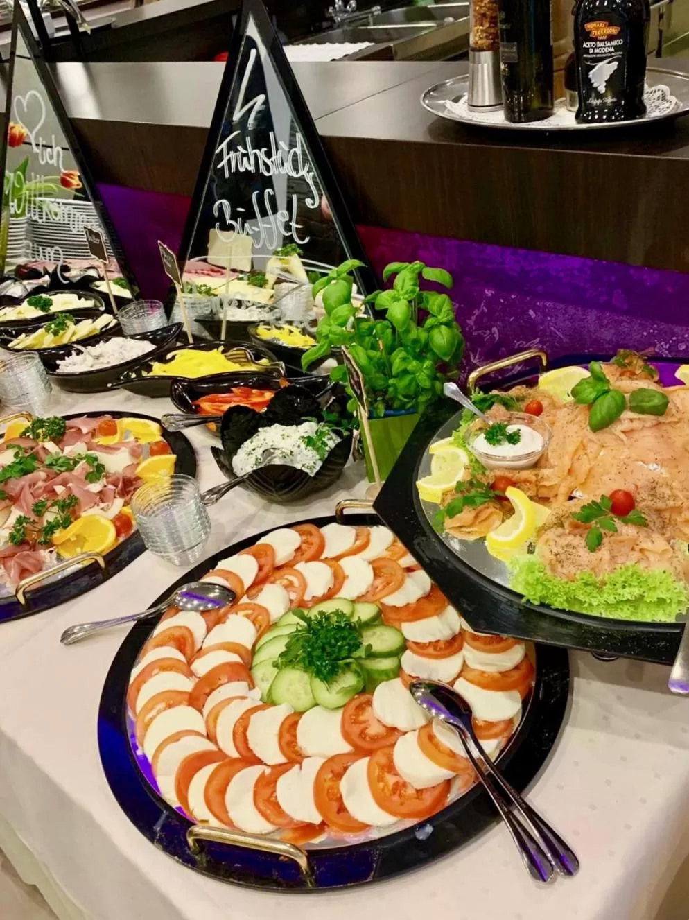 Meals in Boutique Hotel Goldene Henne