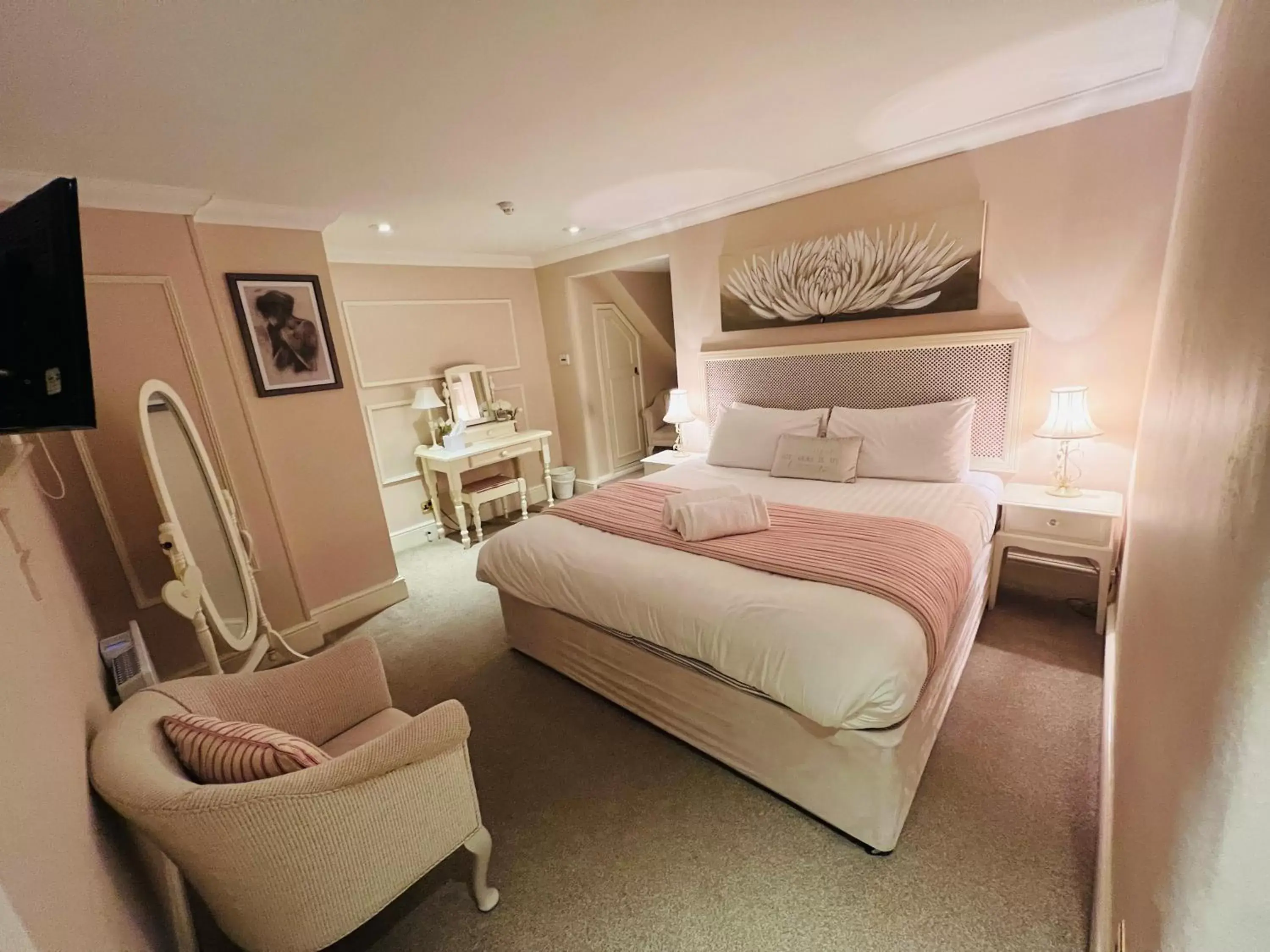 Superior King Room in The Poachers Hotel Superior King Room in The Poachers Hotel