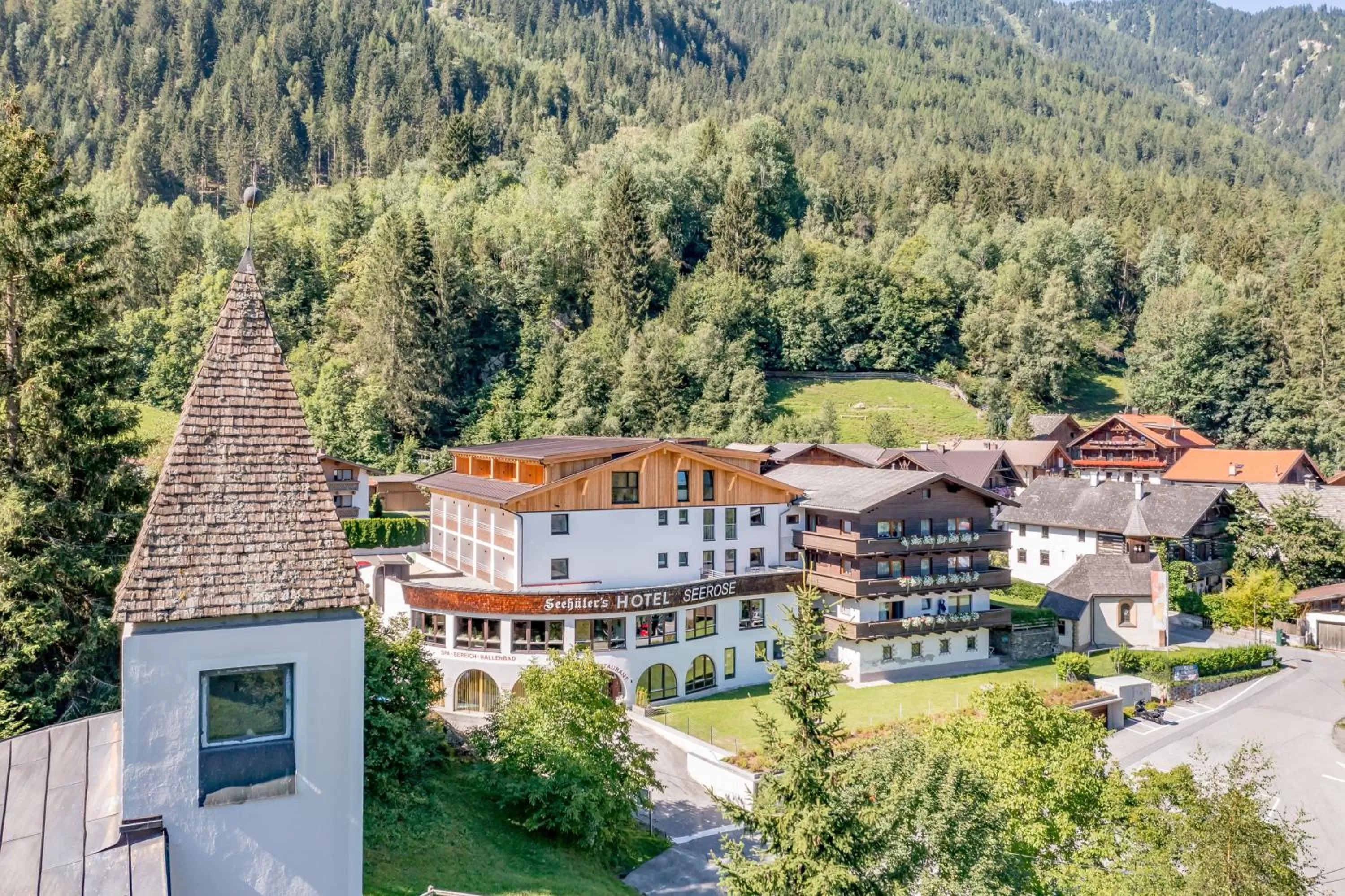Property building, Bird's-eye View in Seehüter's Hotel Seerose