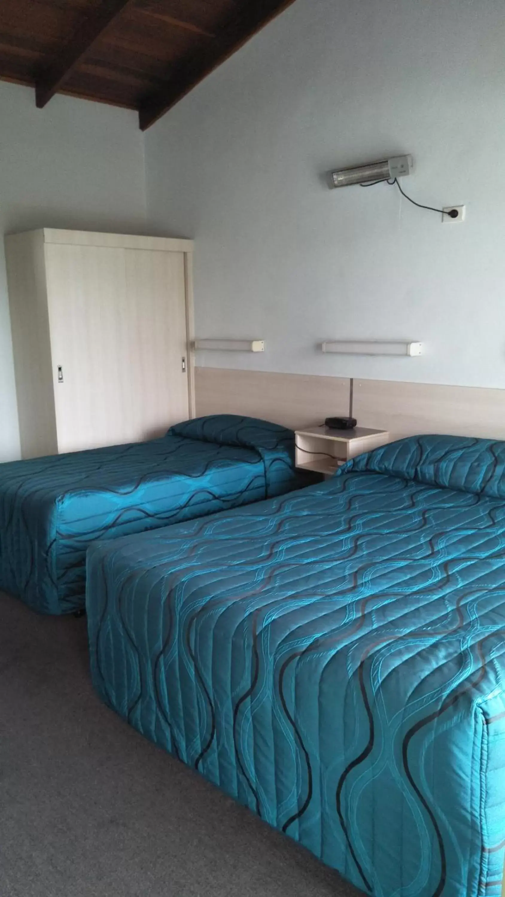 Budget Twin Room in Merimbula Gardens Motel Budget Twin Room in Merimbula Gardens Motel