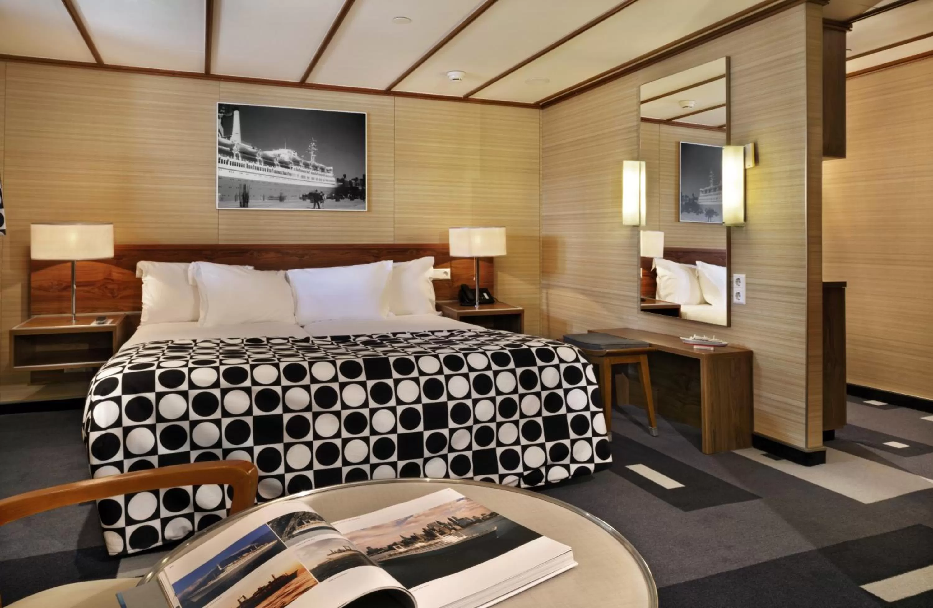 Bedroom, Bed in ss Rotterdam by WestCord