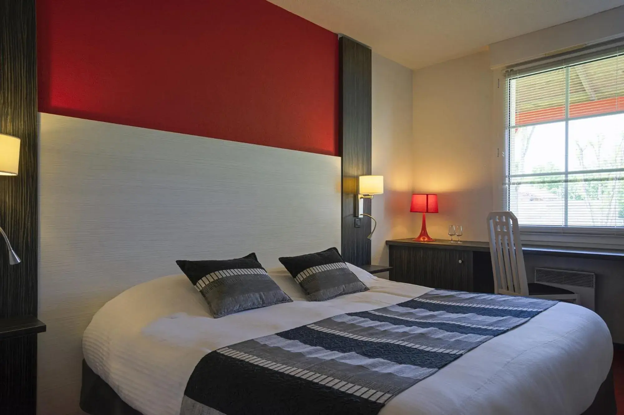 Double Room in The Originals Boutique, Hôtel Le Pillebois, Bourg-en-Bresse Nord Double Room in The Originals Boutique, Hôtel Le Pillebois, Bourg-en-Bresse Nord