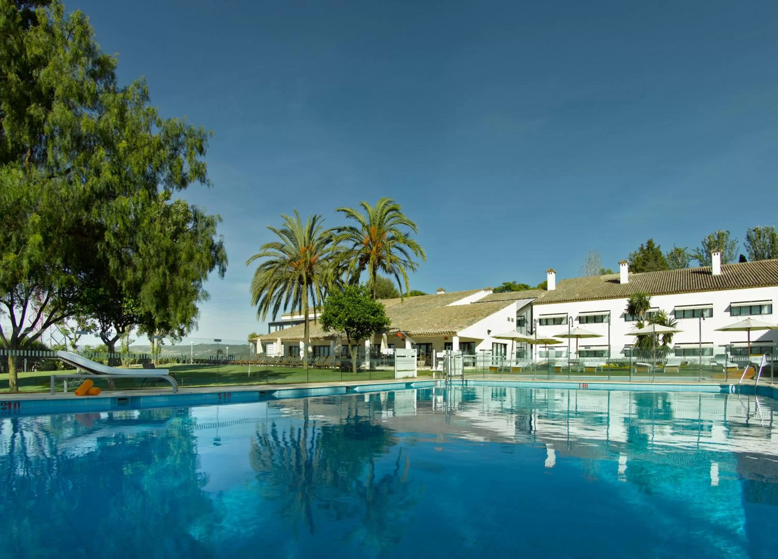 Swimming pool in Parador de Antequera