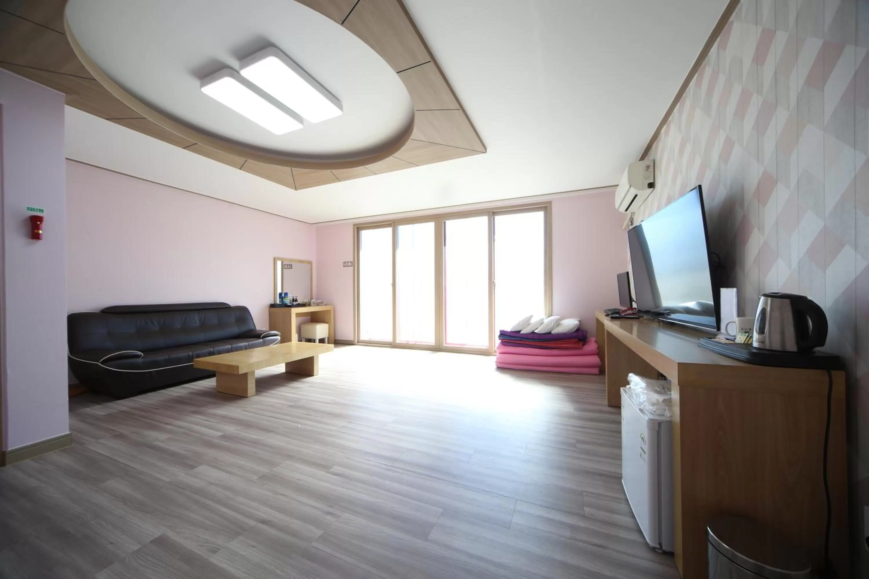 Seating area in Elysee Hotel