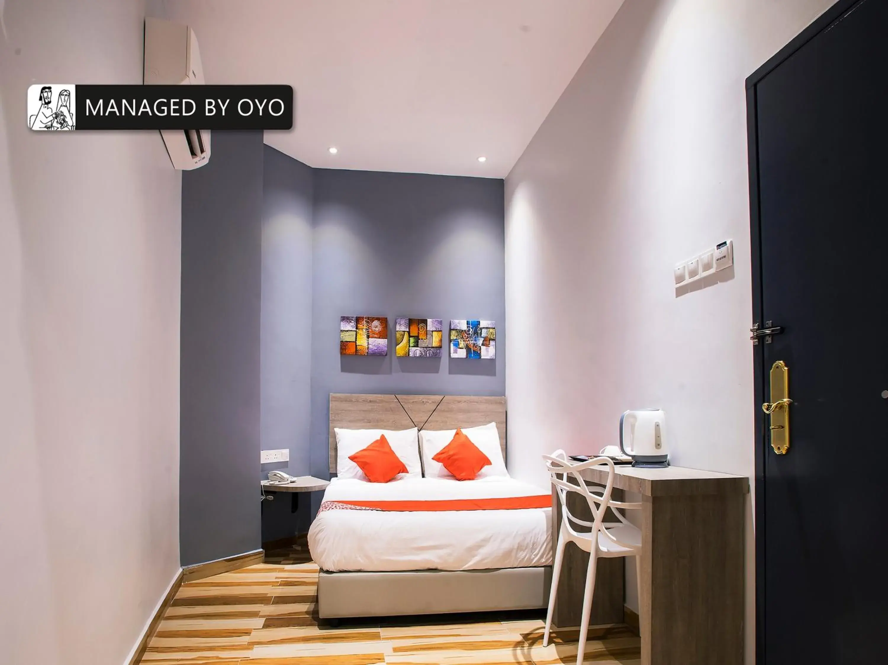 Standard Queen Room in Hotel O Gs Hotels Near Strand Mall Standard Queen Room in Hotel O Gs Hotels Near Strand Mall