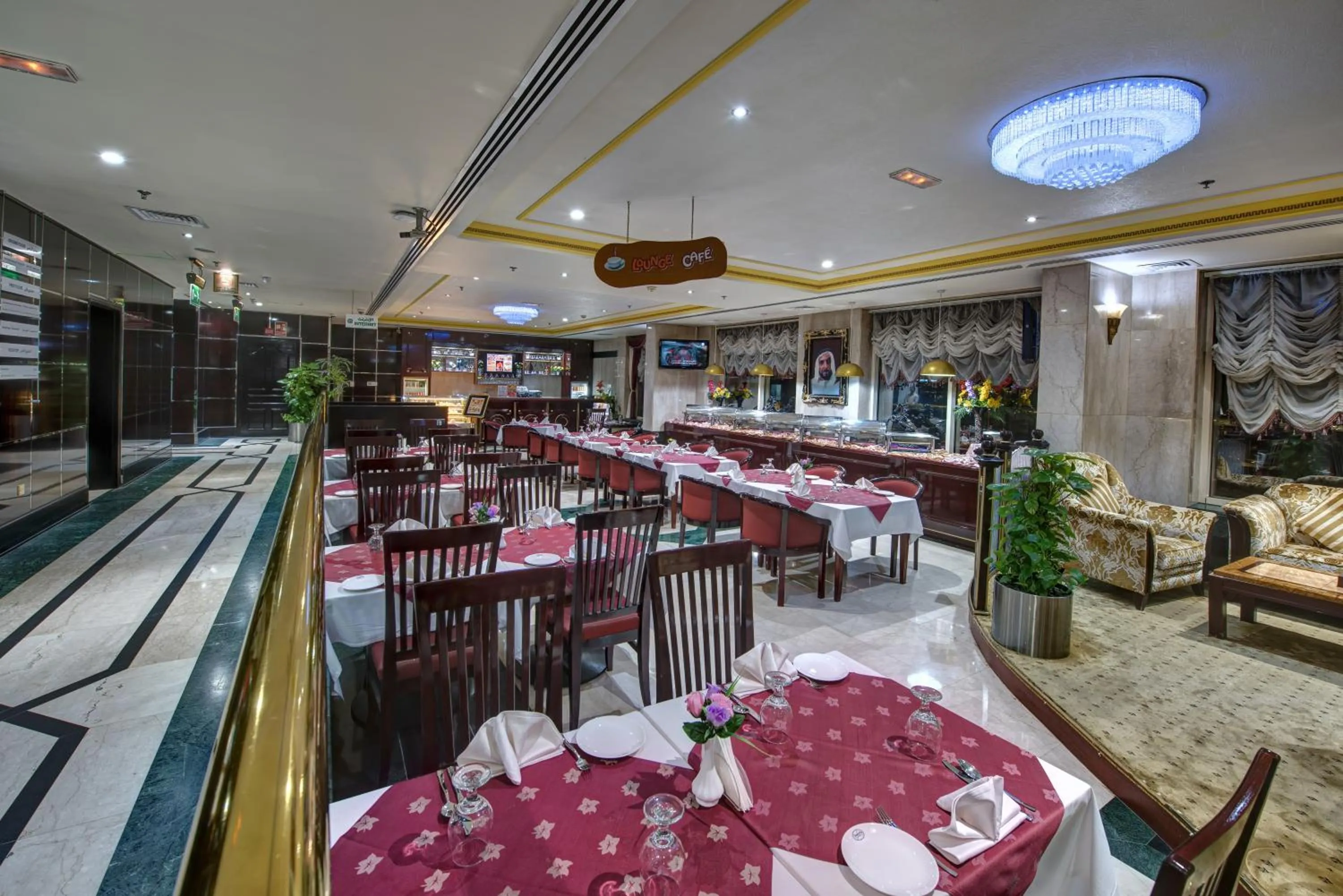 Lounge or bar in Comfort Inn Hotel Deira