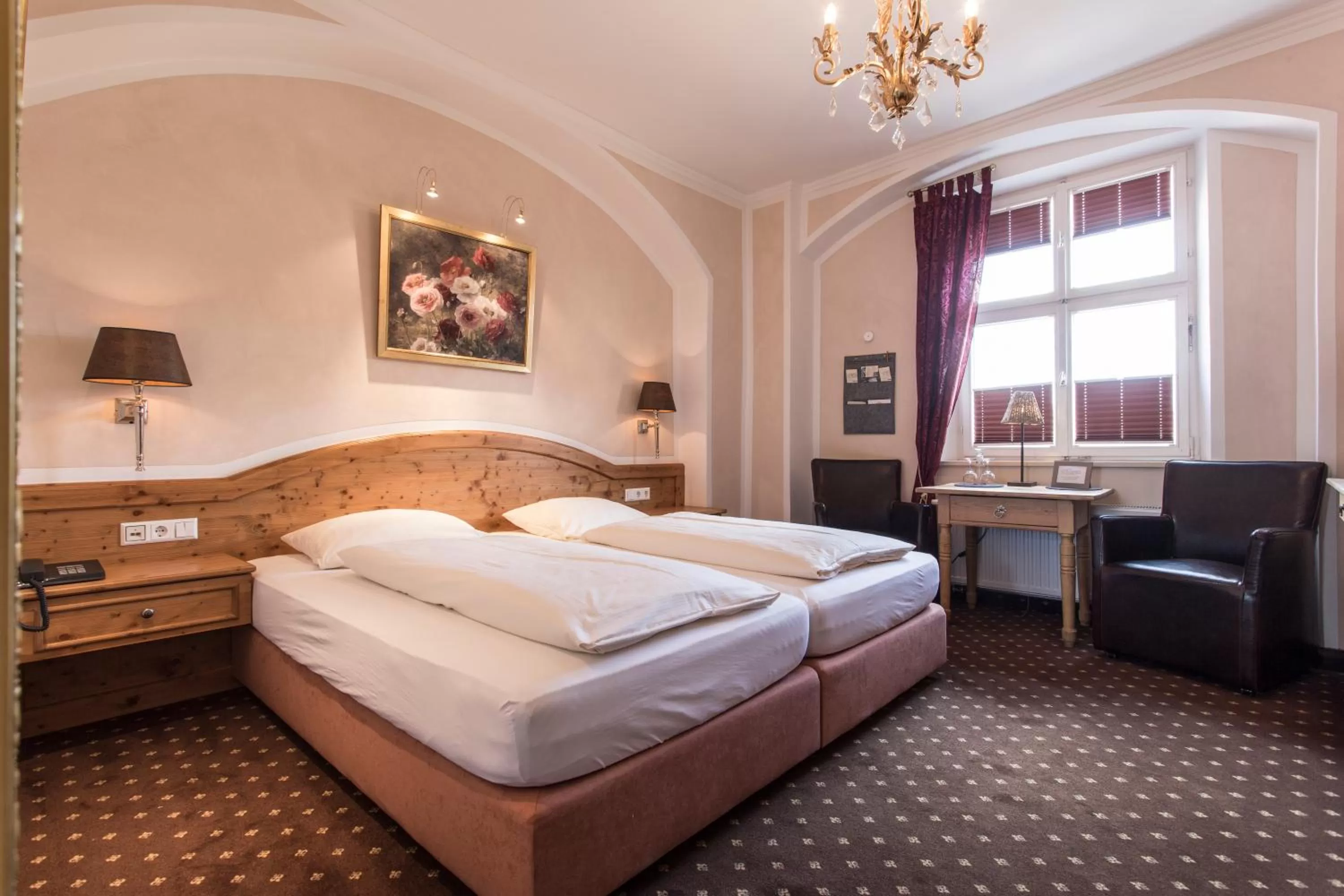 Photo of the whole room, Bed in Meiser Altstadt Hotel