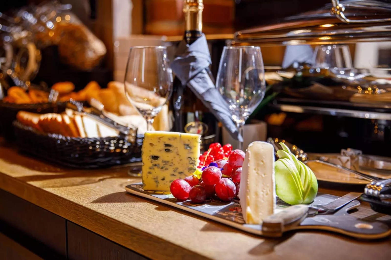 Breakfast, Food in ALBERT RESIDENCE with PARKING