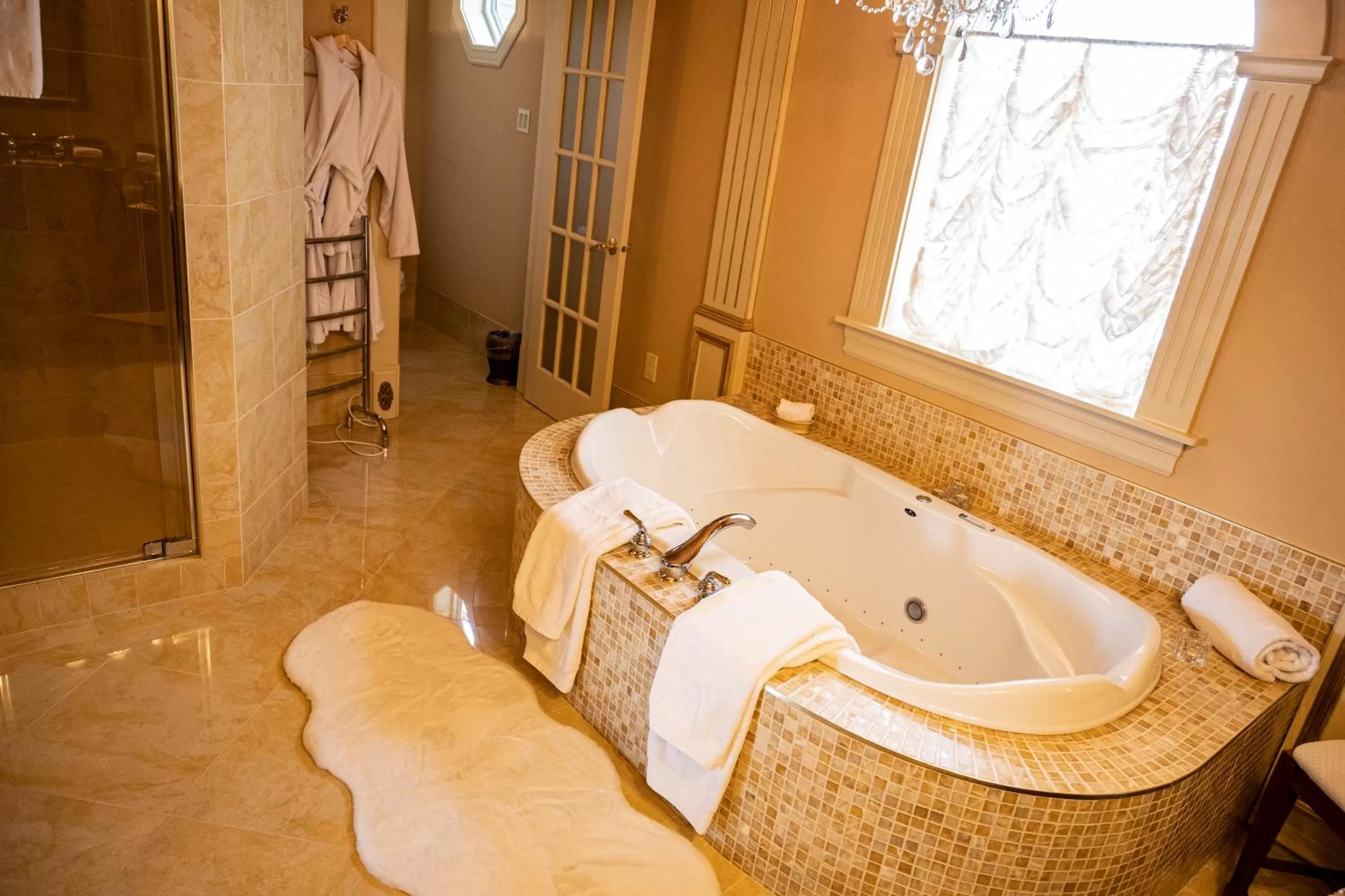 Bathroom in Belle View Manor Inn