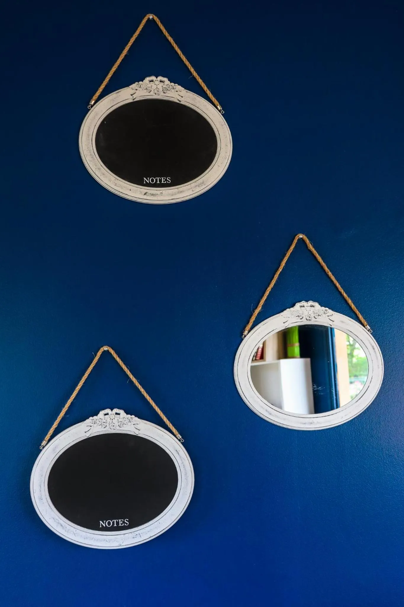 Decorative detail in Kyriad Direct Roanne Hôtel