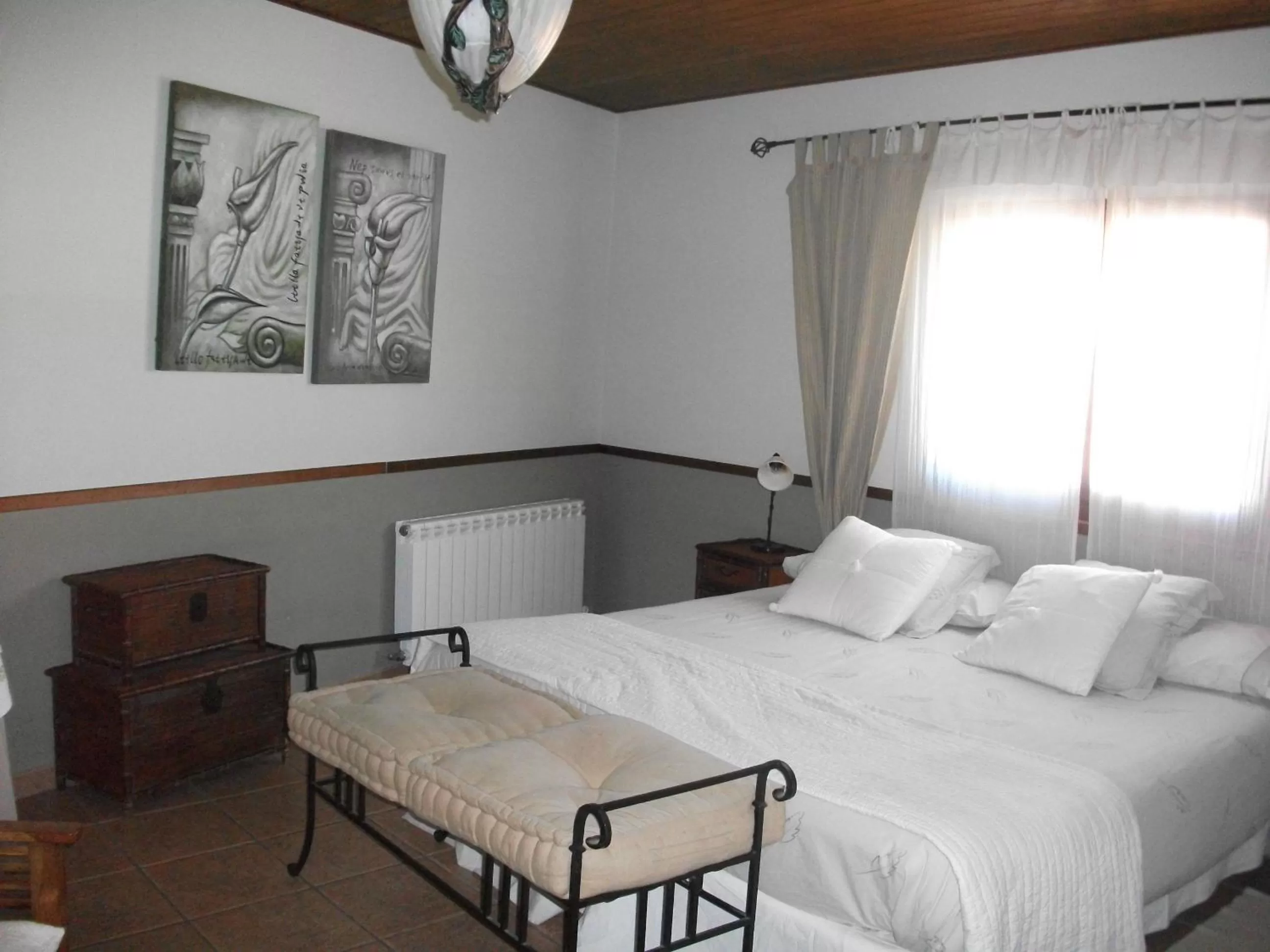 Photo of the whole room, Bed in Posada el Campanario