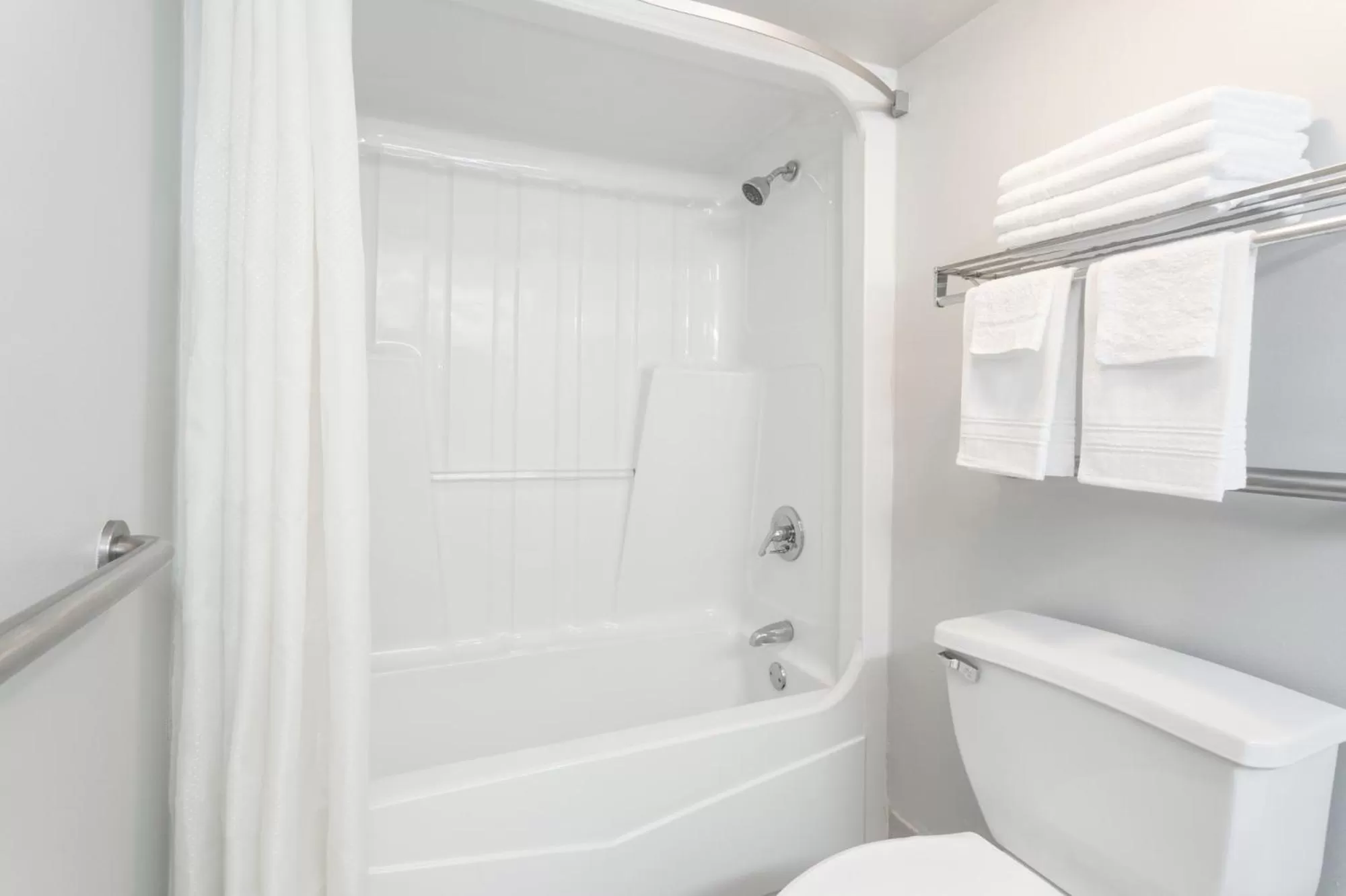 Bathroom in Super 8 by Wyndham Adel GA I-75