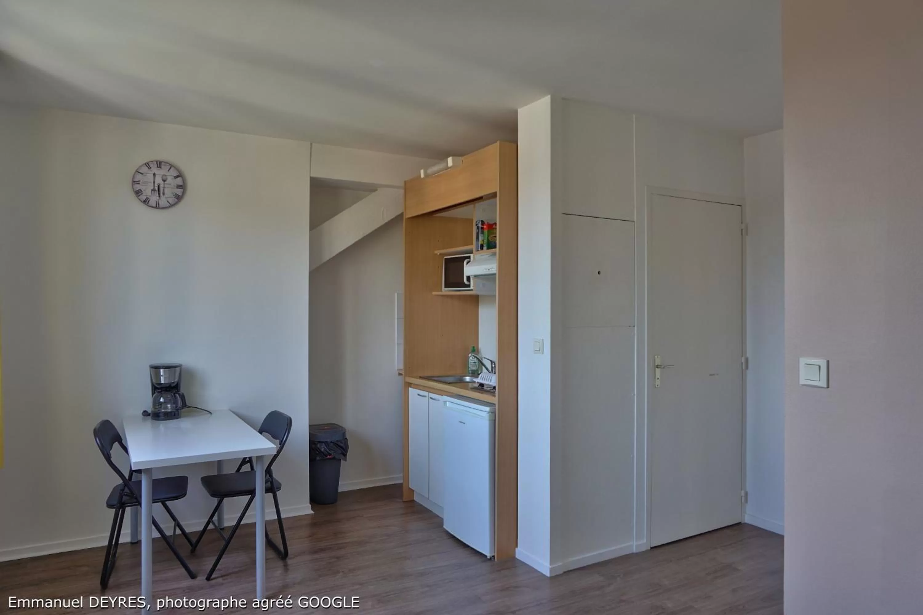 Kitchen or kitchenette in Hôtel de Bretagne