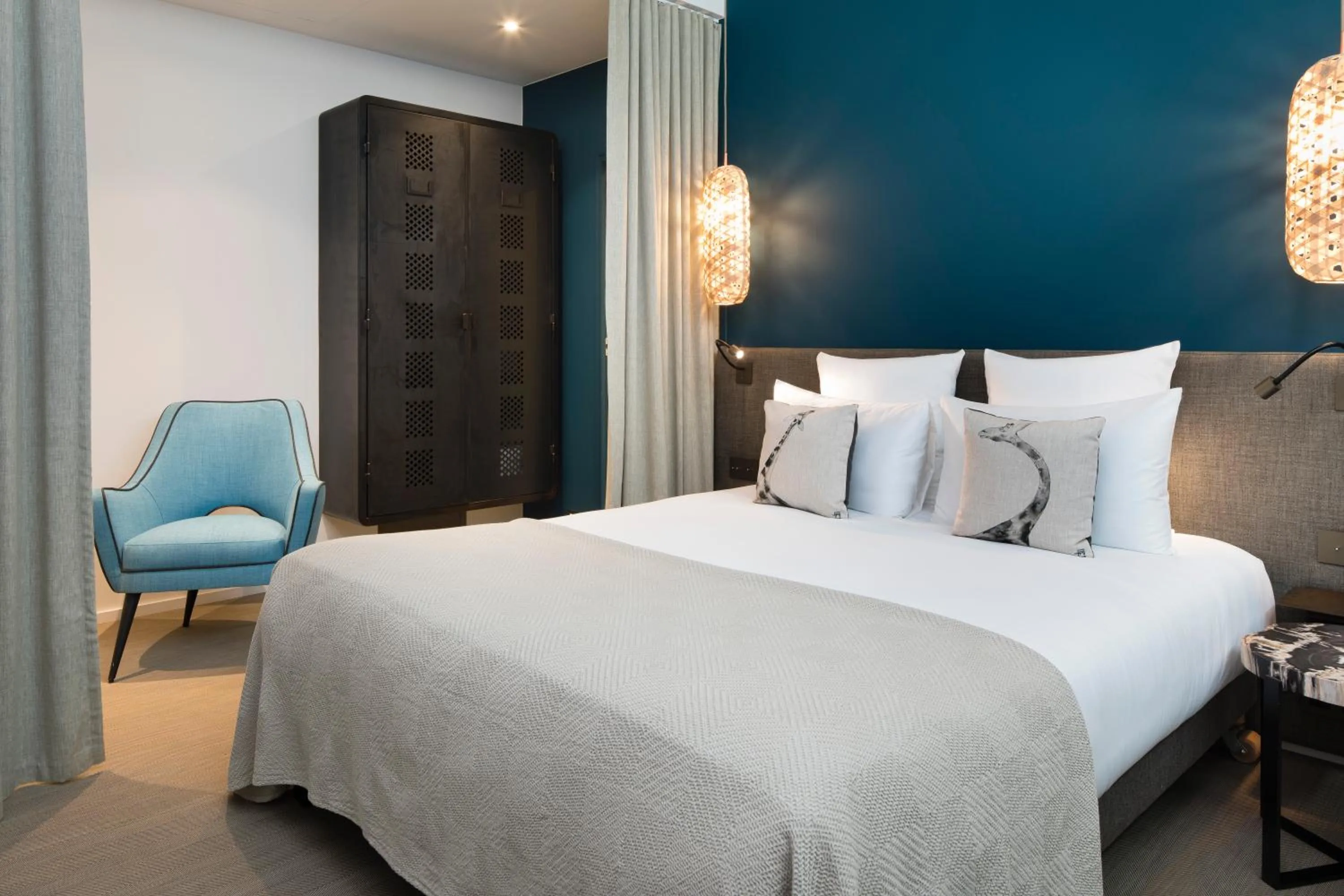 Bed in Hôtel Les Deux Girafes