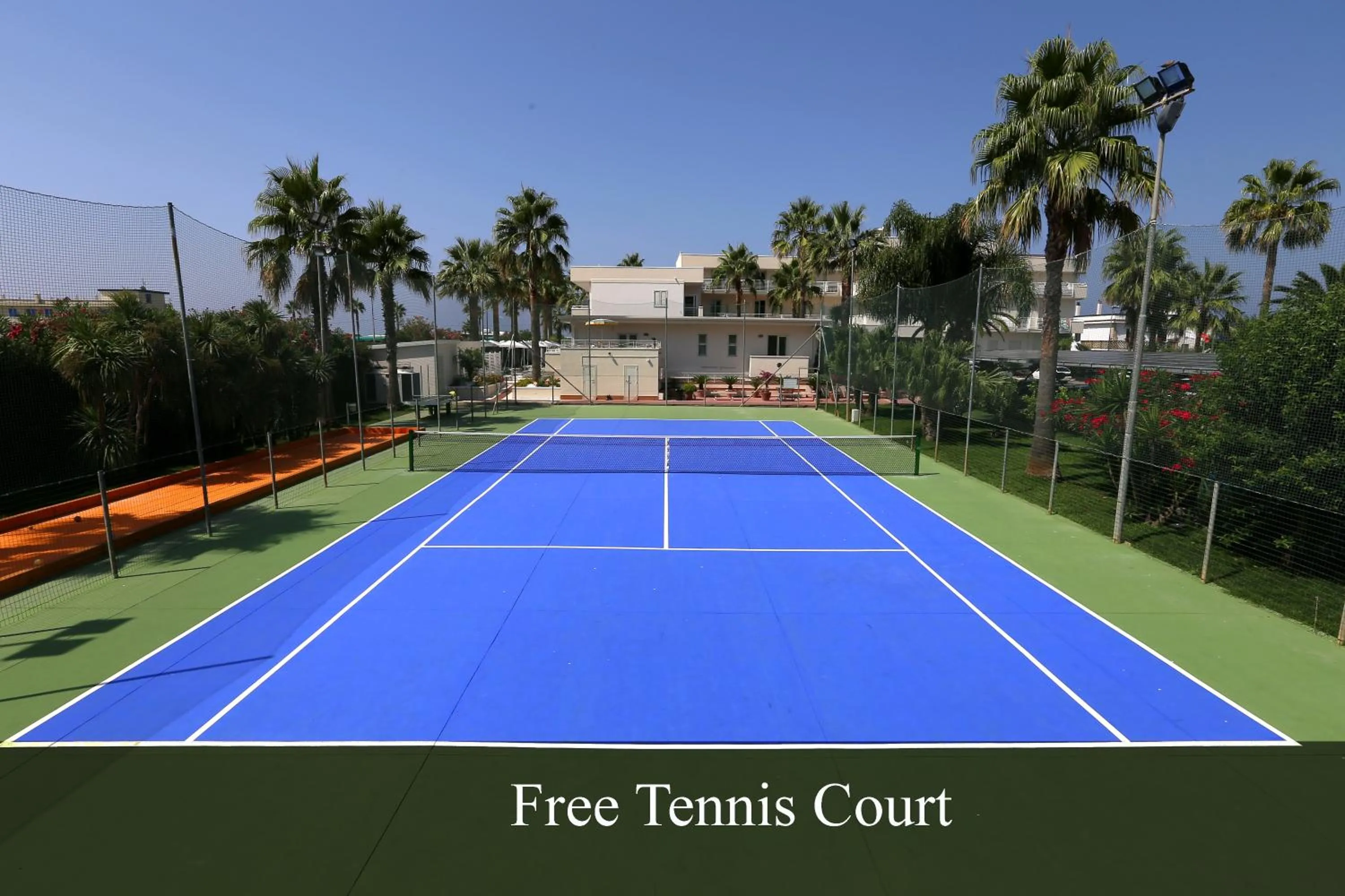 Tennis court in Hotel Olimpico