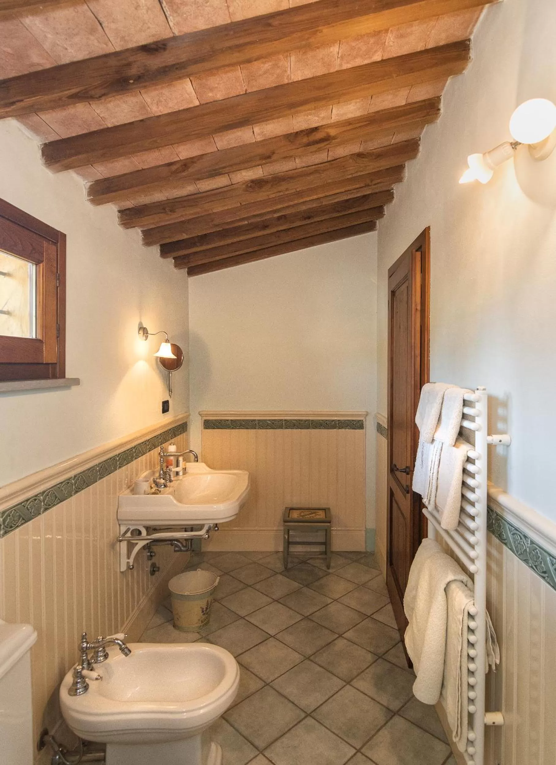 Bathroom in Pisa Holidays