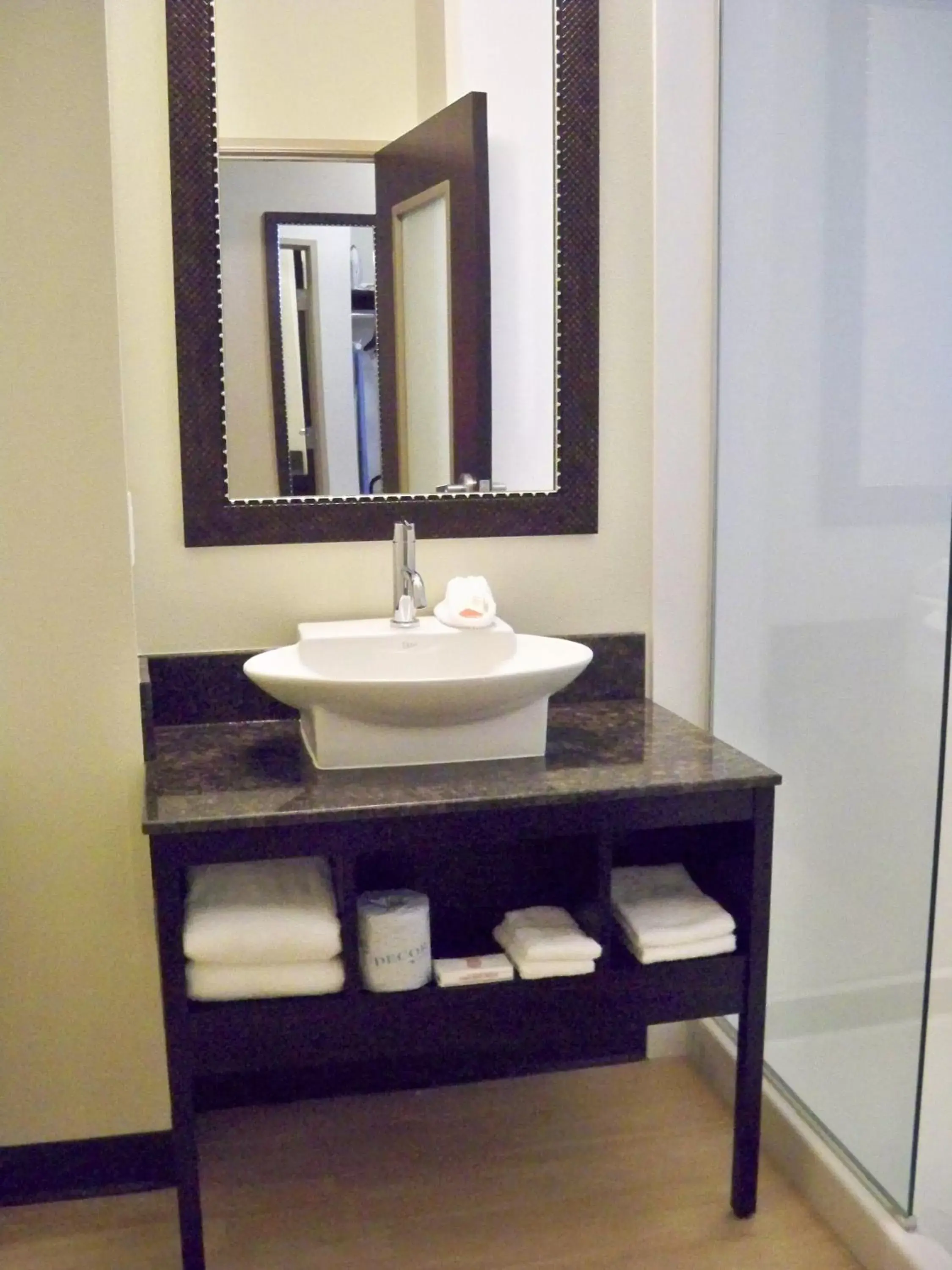 Standard Room with Two Double Beds Non-Smoking in Red Roof Inn & Suites Beaumont Standard Room with Two Double Beds Non-Smoking in Red Roof Inn & Suites Beaumont