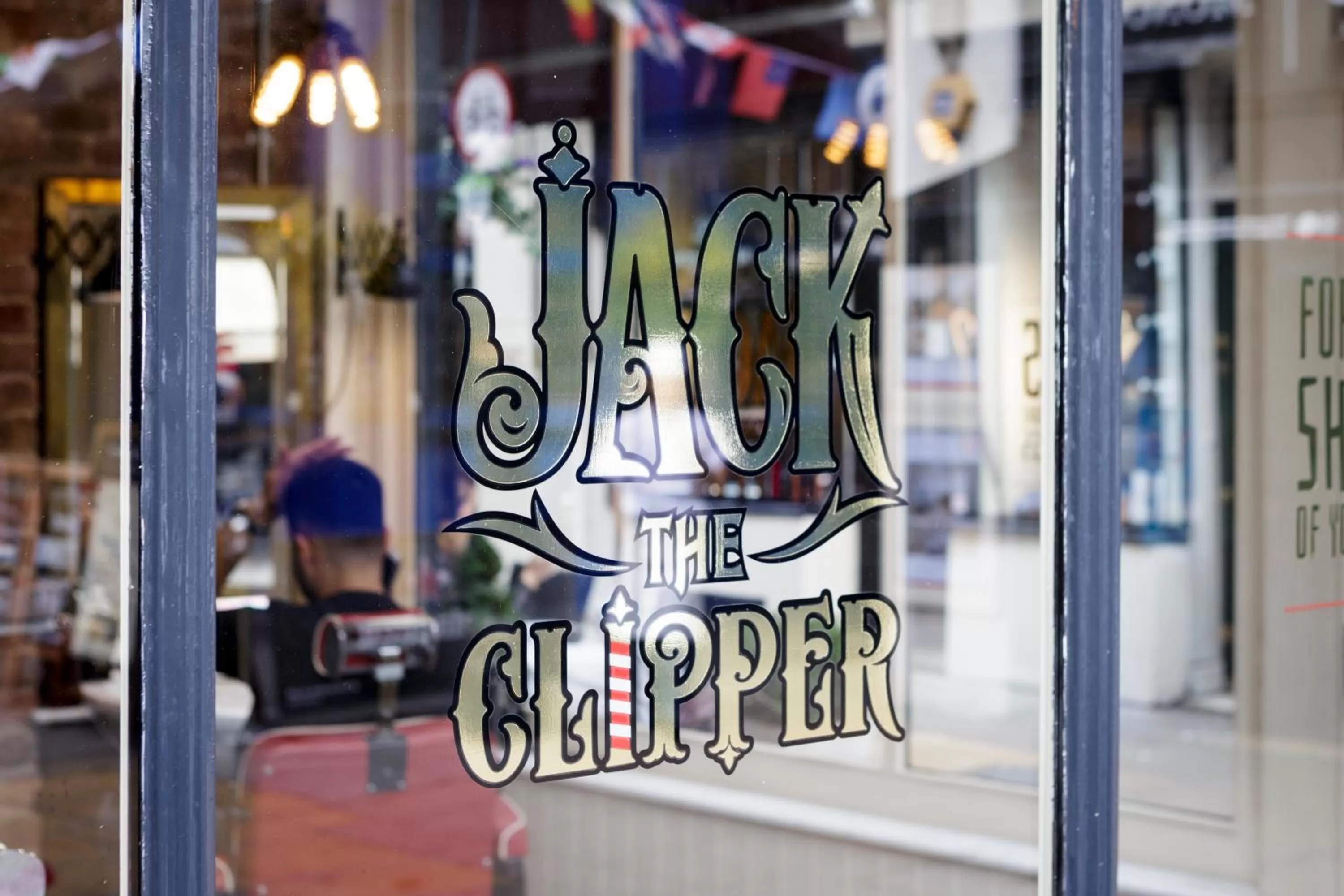 Neighbourhood in 44 Curzon Street by Mansley