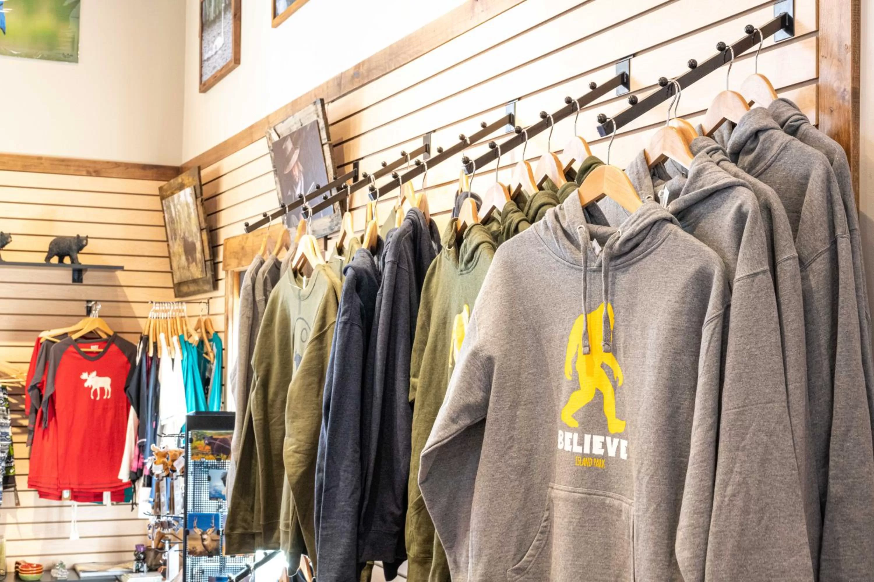 On-site shops in Sawtelle Mountain Resort