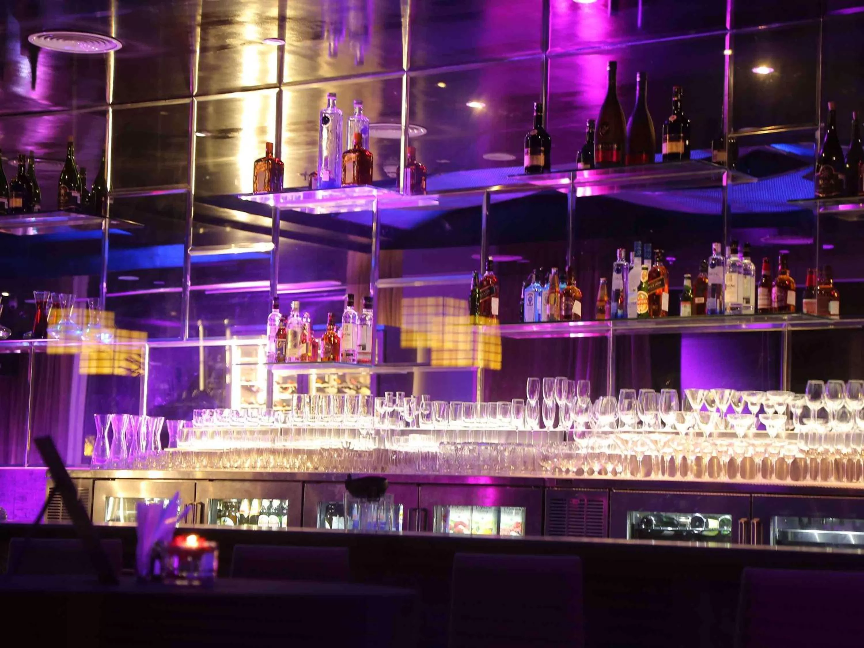 Lounge or bar in Mercure Hyderabad KCP Banjara Hills, An Accor Hotel