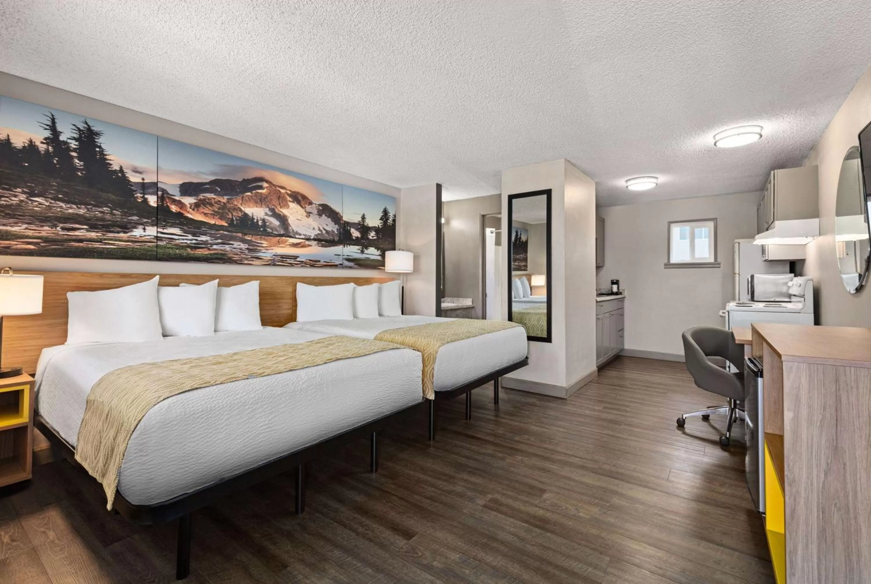 Photo of the whole room, Bed in Days Inn by Wyndham Lakewood South Tacoma