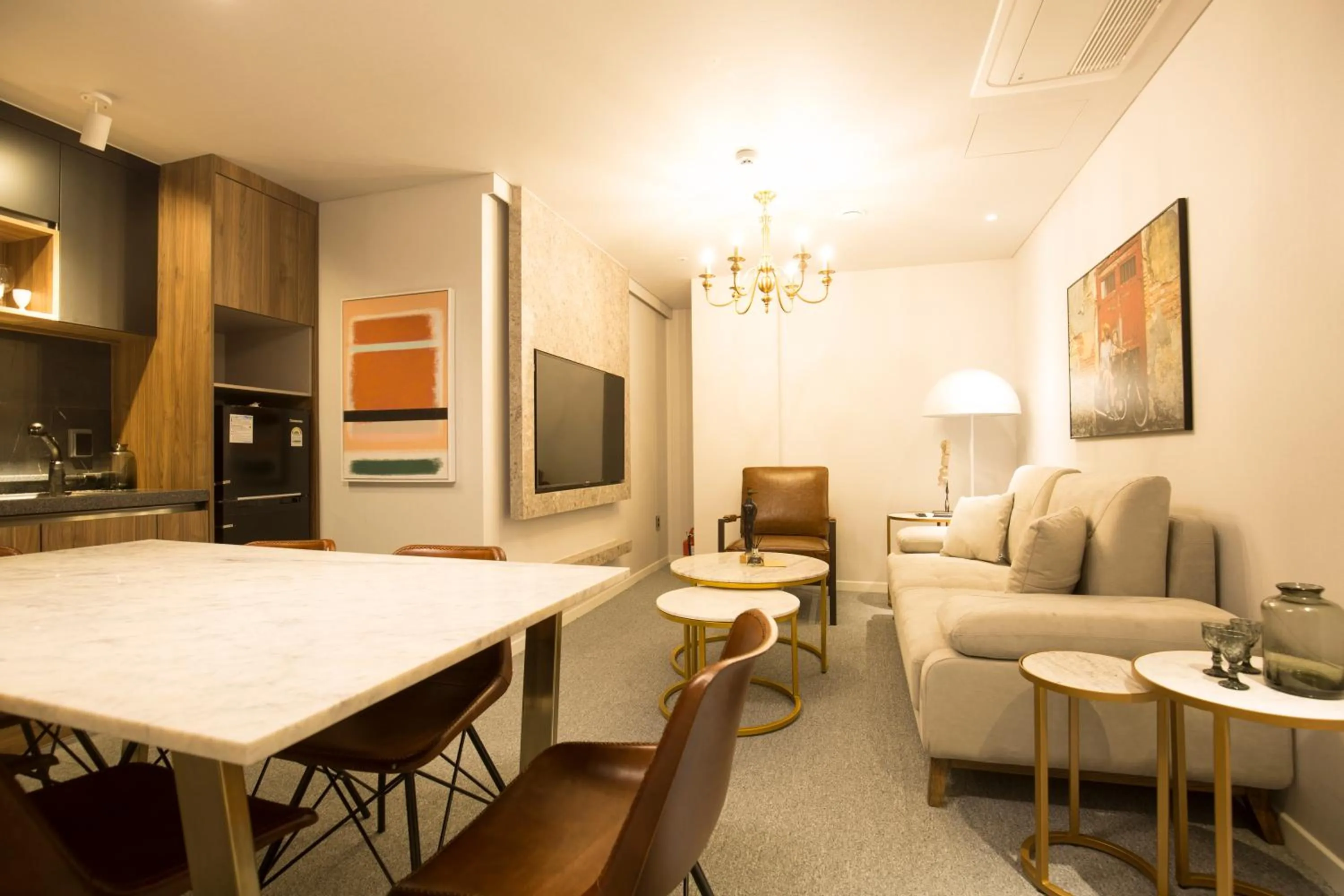 Living room, Seating Area in UH Suite The Jongno