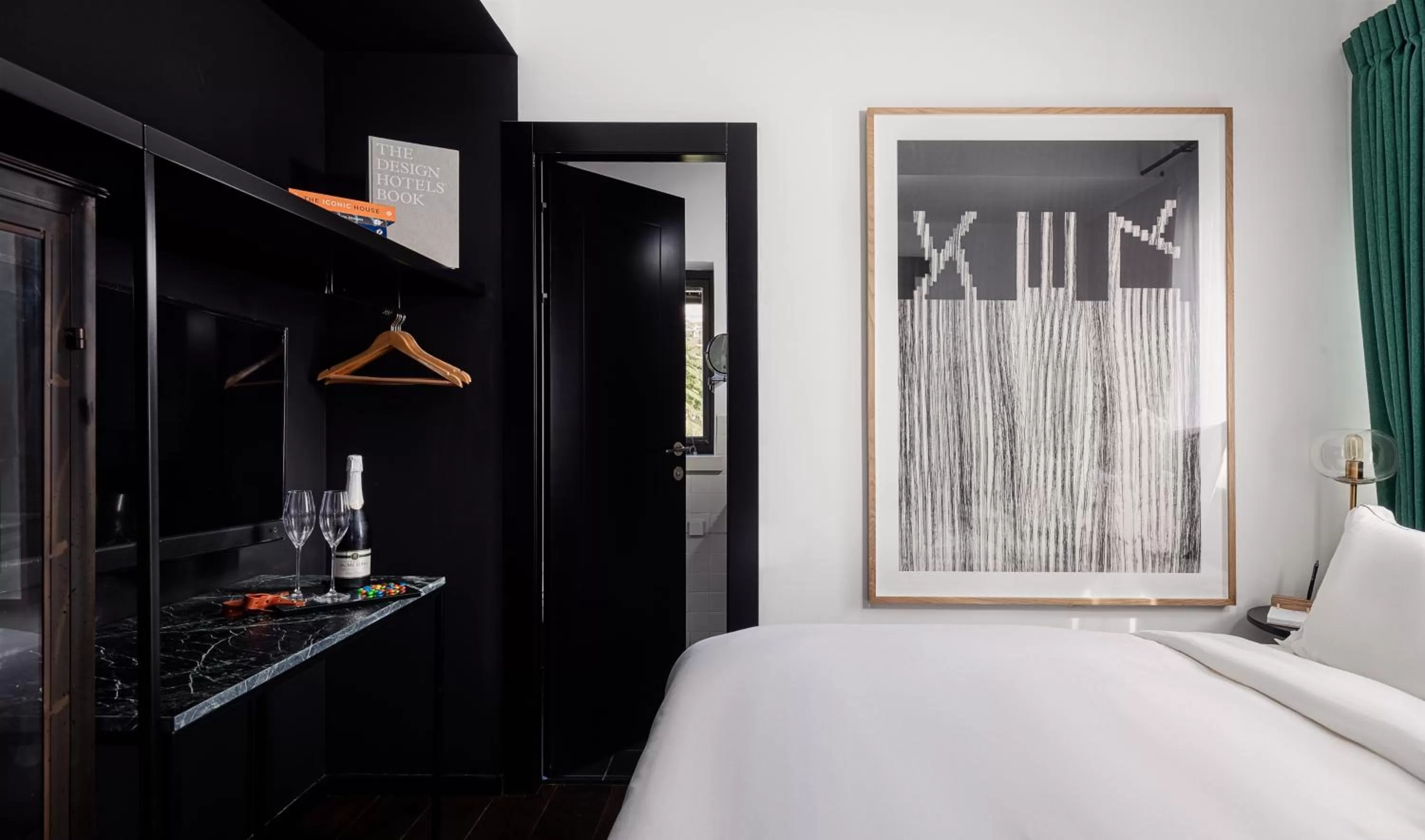 Bedroom, Bed in Townhouse Residence a member of Brown Hotels