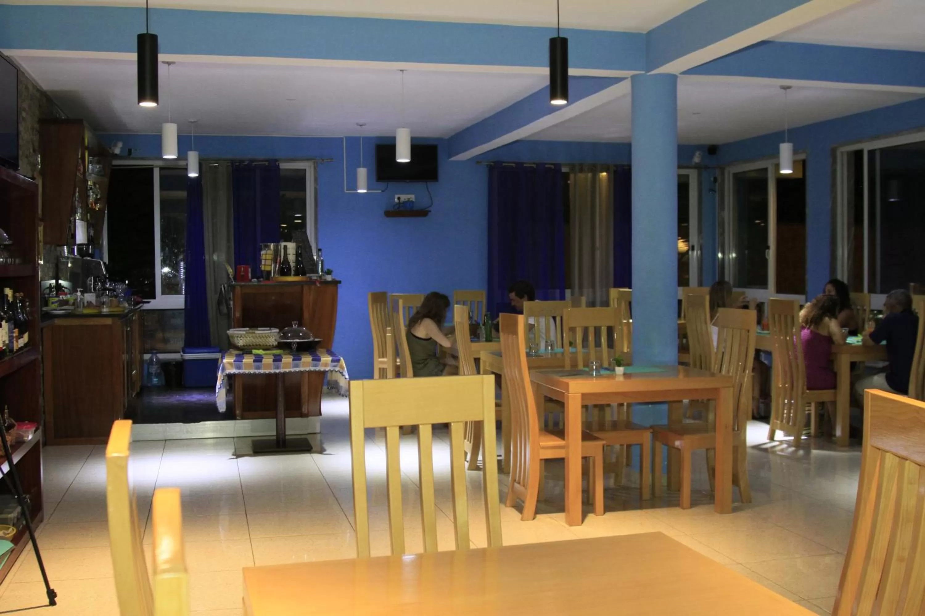 Restaurant/places to eat in Vista Mar