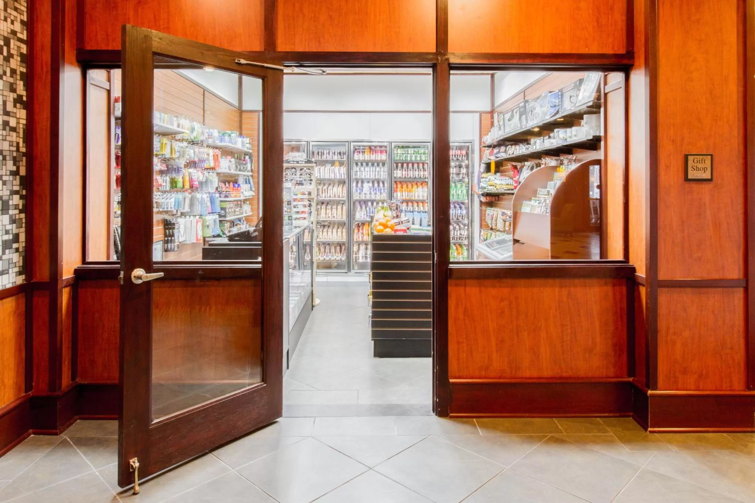 Lobby or reception in Holiday Inn O'Hare Area by IHG