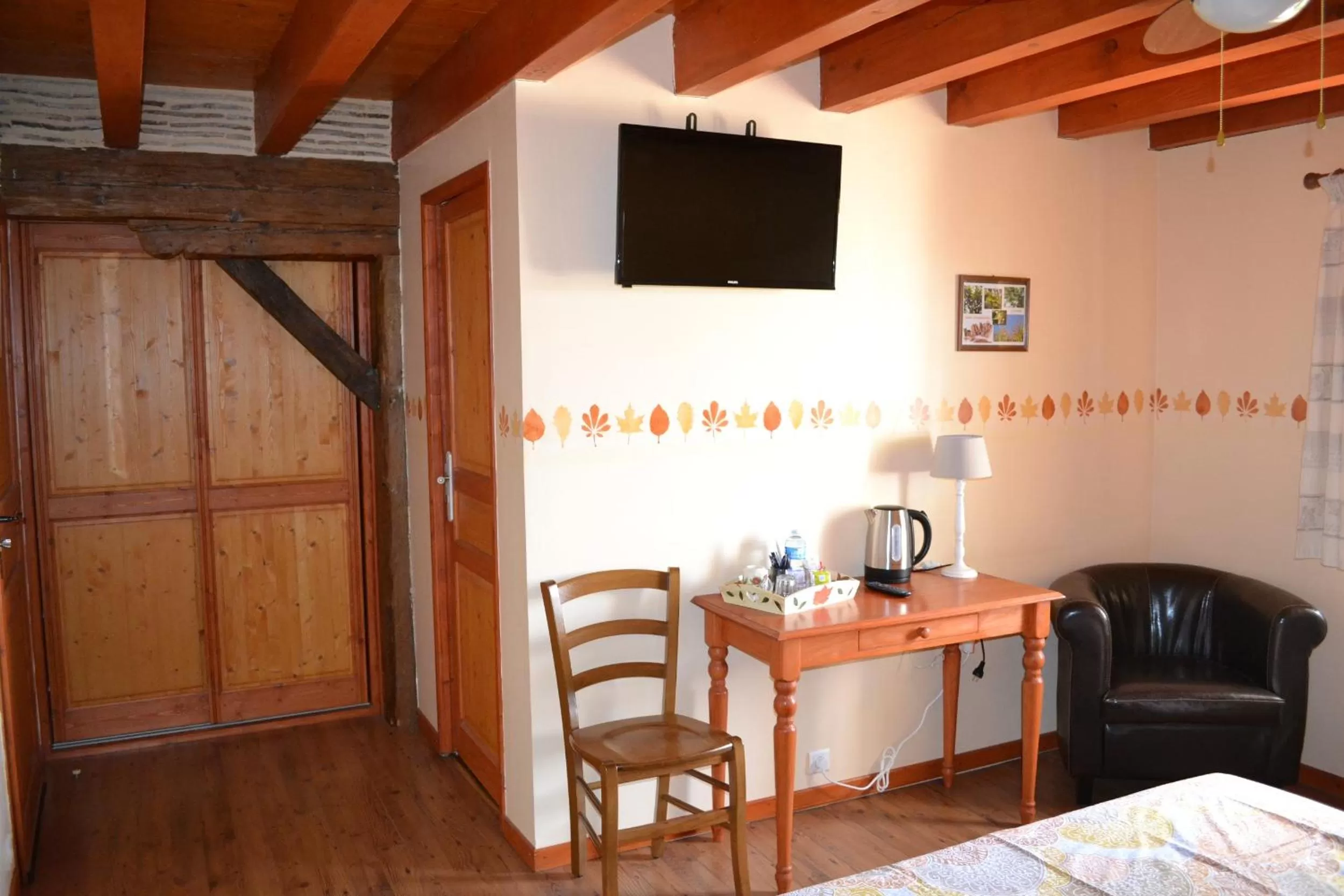 Photo of the whole room, Bed in Chambres d'Hôtes Le Moulin à Epices