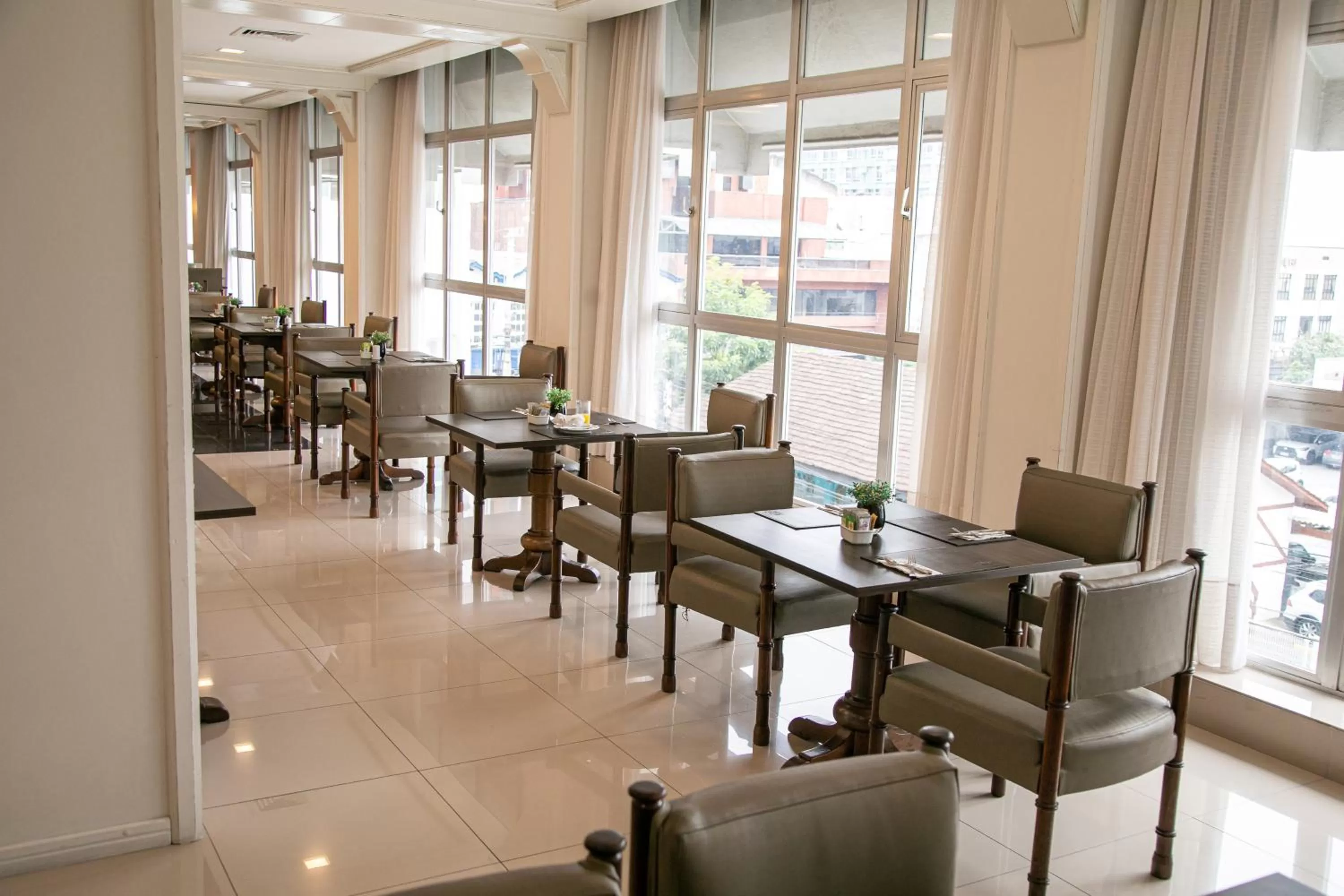 Restaurant/places to eat in Plaza Blumenau Hotel