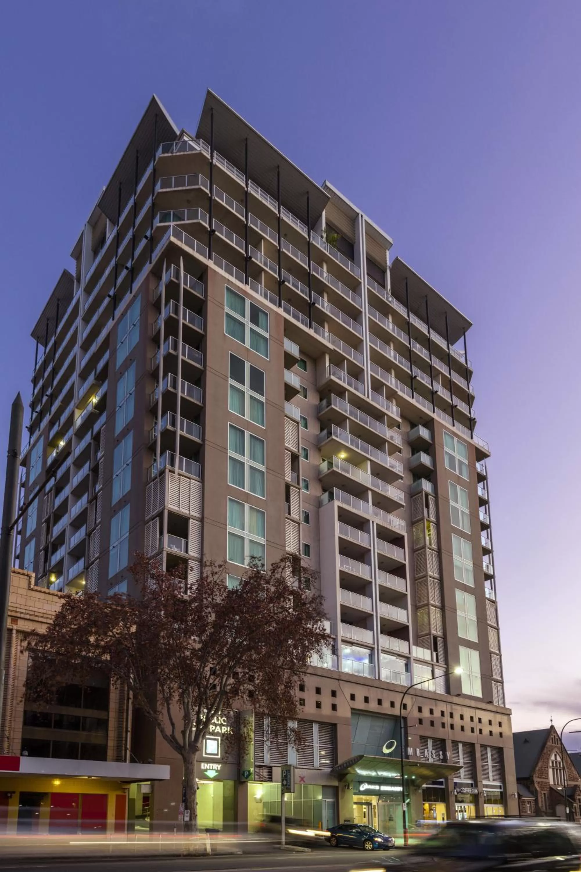 Facade/entrance in Oaks Adelaide Embassy Suites