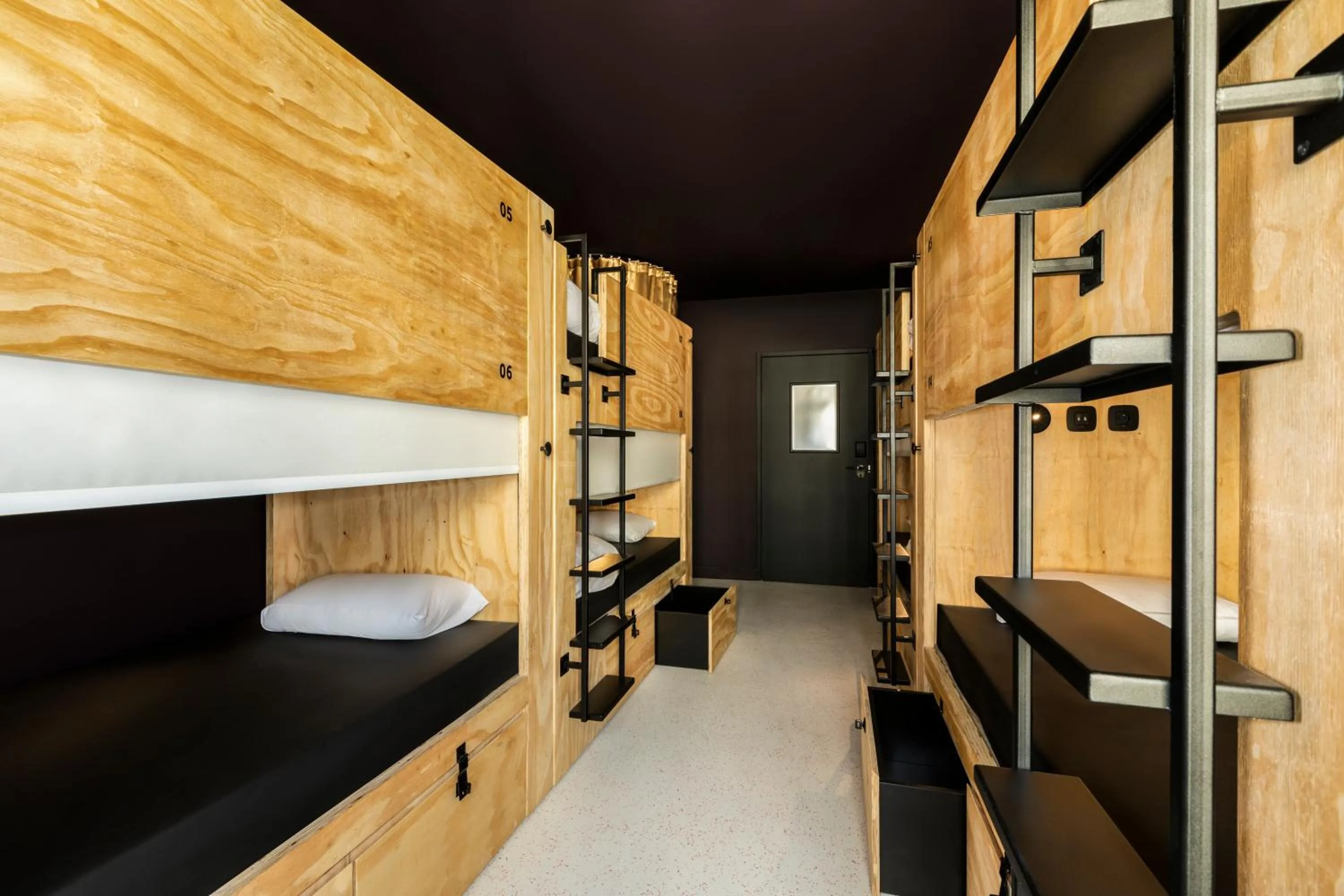 bunk bed, Bed in JO&JOE Paris - Nation