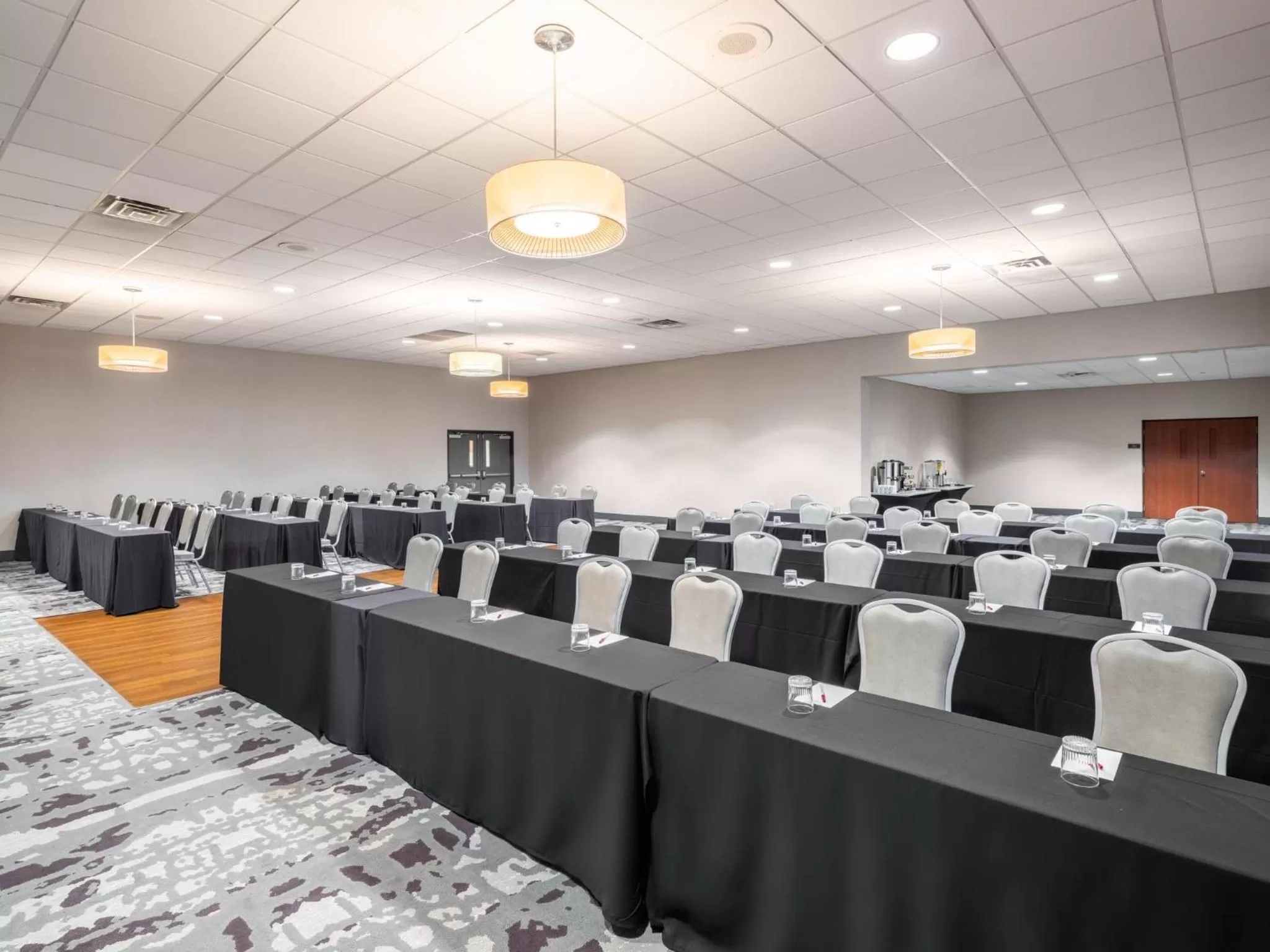 Meeting/conference room in Crowne Plaza Milwaukee Airport by IHG